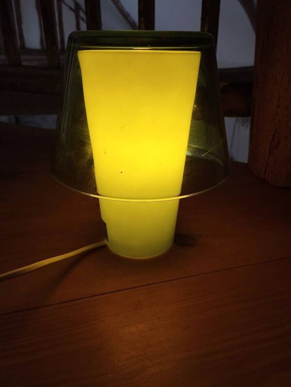Lampe IKEA GAVIK – Vert pomme – Design scandinave