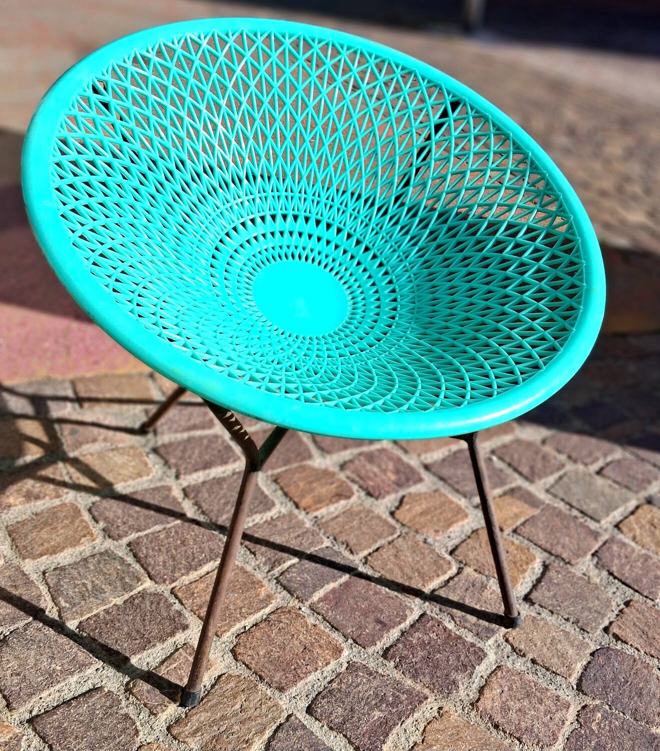 Authentic vintage seventies Fantasia armchair made in France.