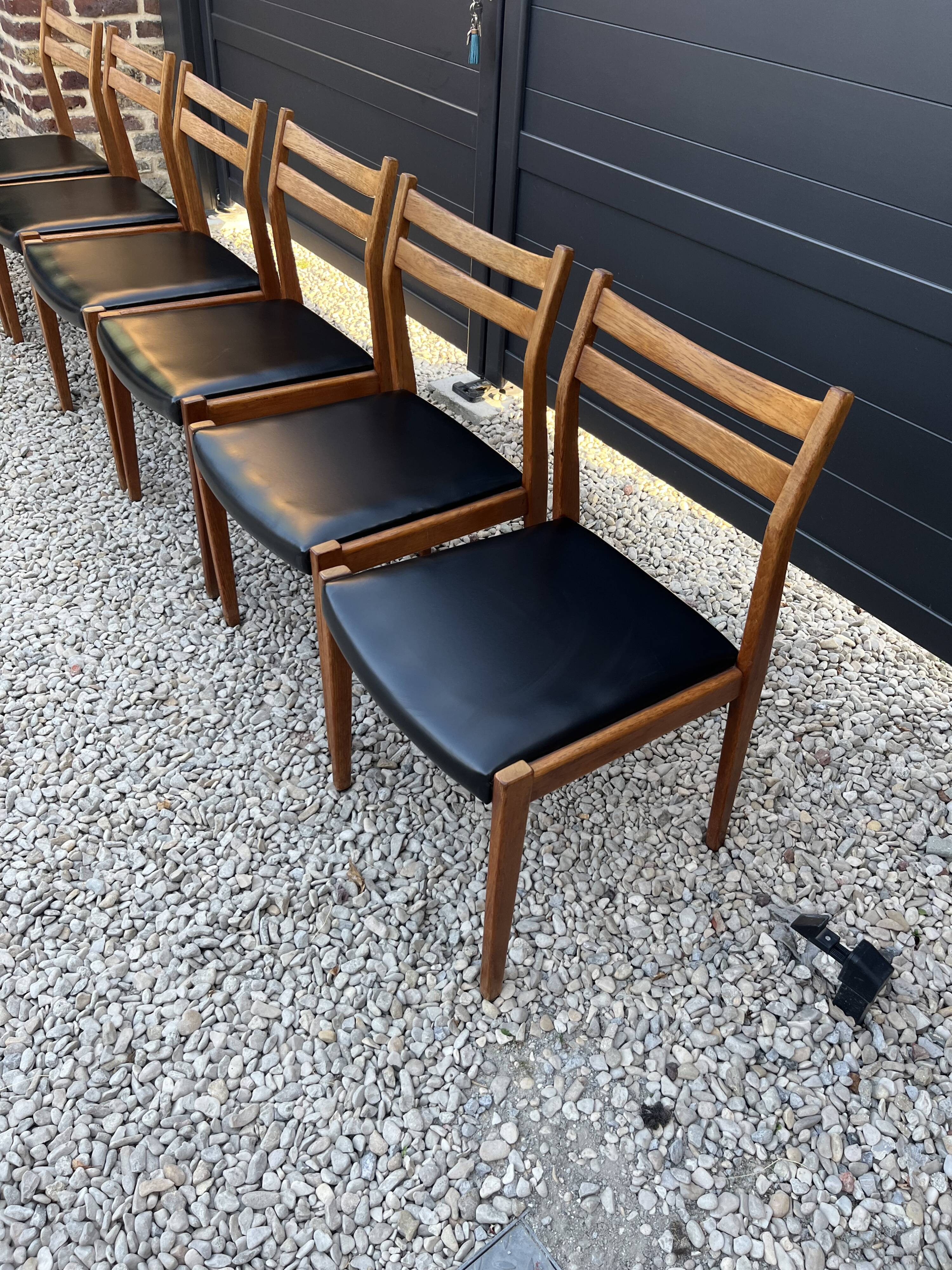 Set de 6 chaises scandinave en teck et cuir noir