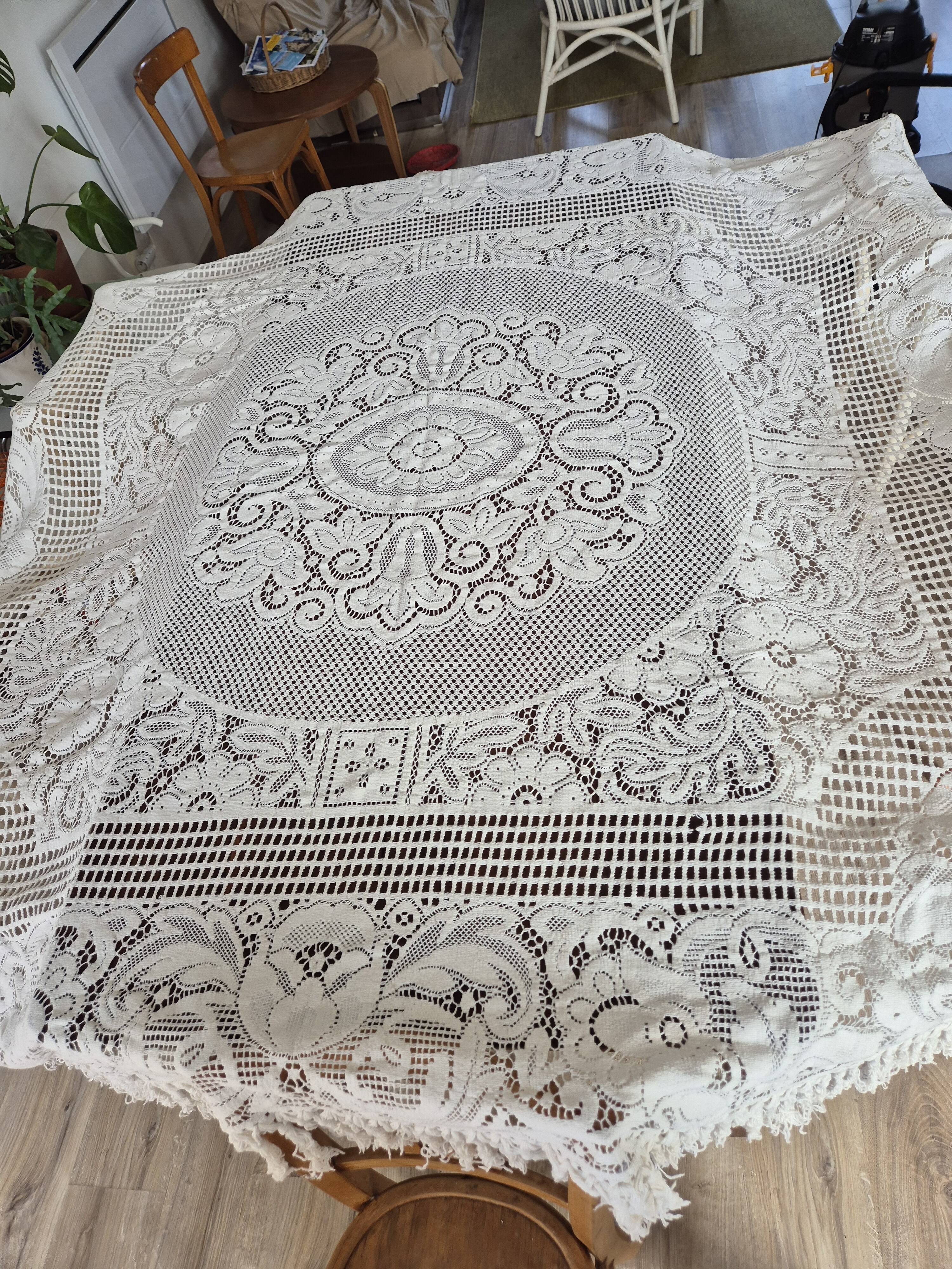 vintage crochet blanket bedspread with fringes on the edges