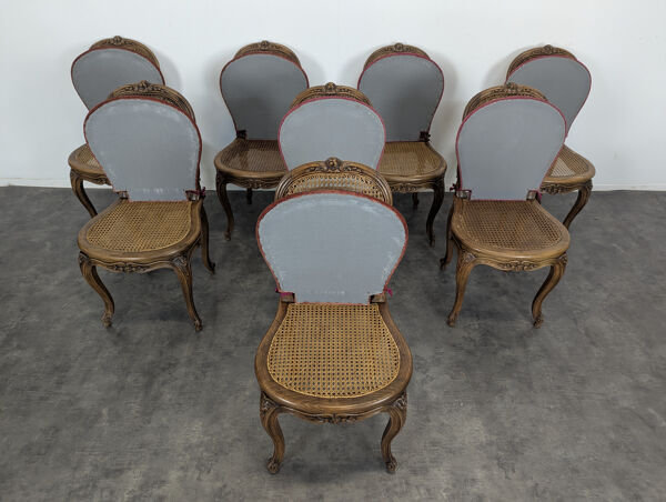 Série de 8 chaises cannées de style Louis XV