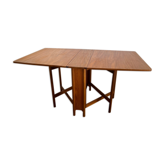 Scandinavian-style teak flap table