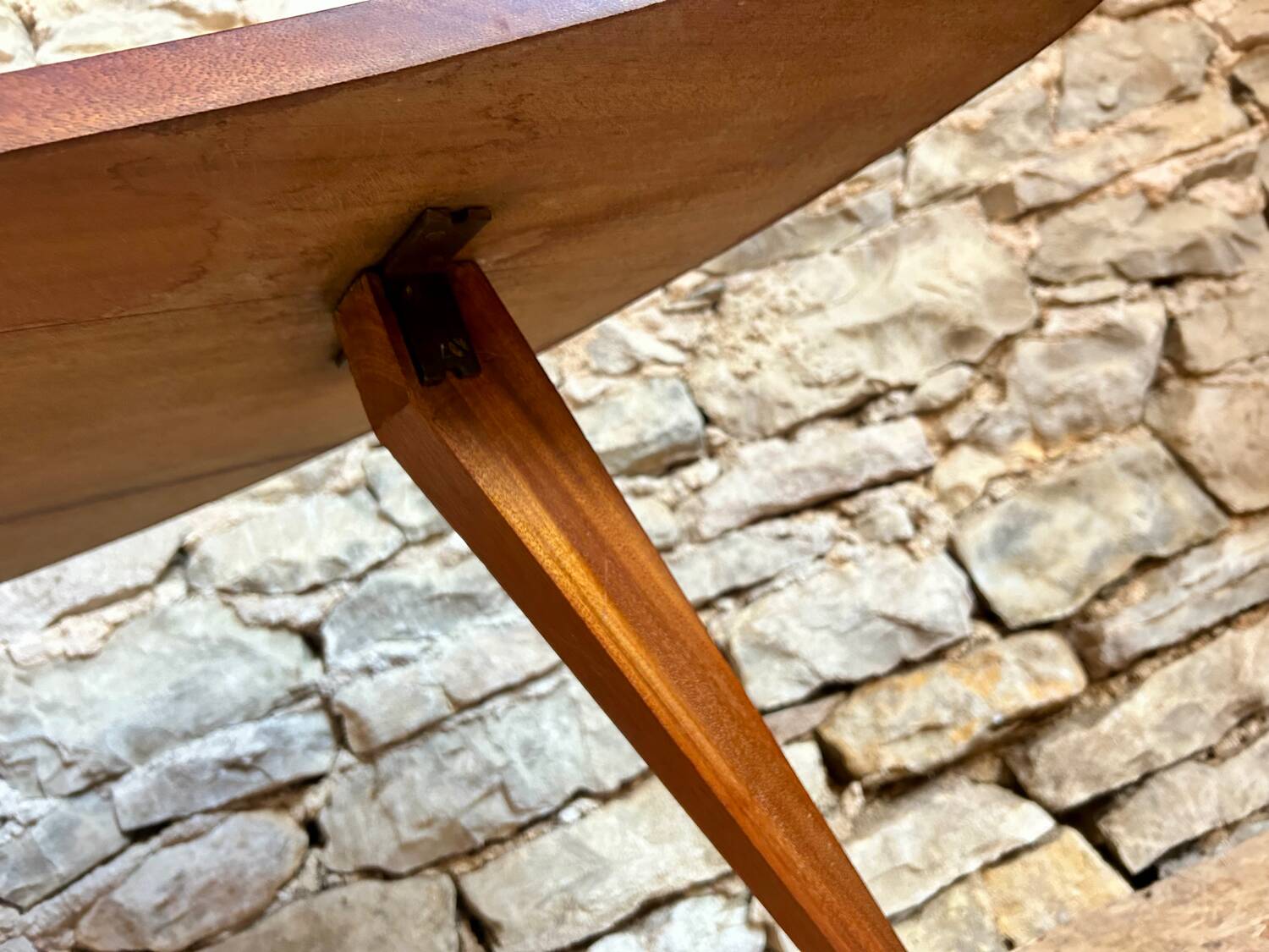 Kidney-shaped coffee table in mahogany, 1950s design