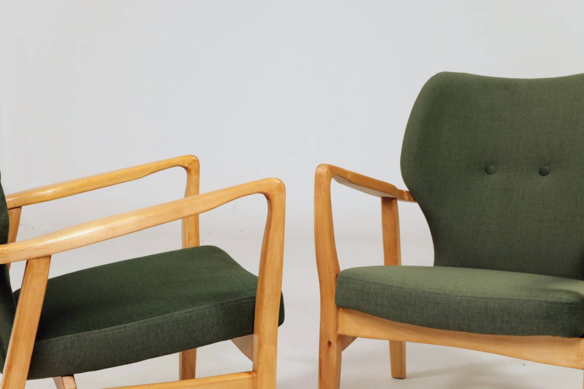 Pair of longue chairs royal green velvet by Ikea
