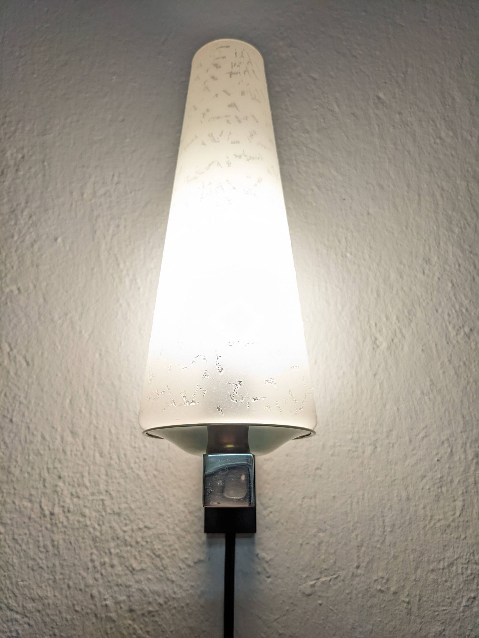 Arlus glass and brass wall lamp, France circa 1960