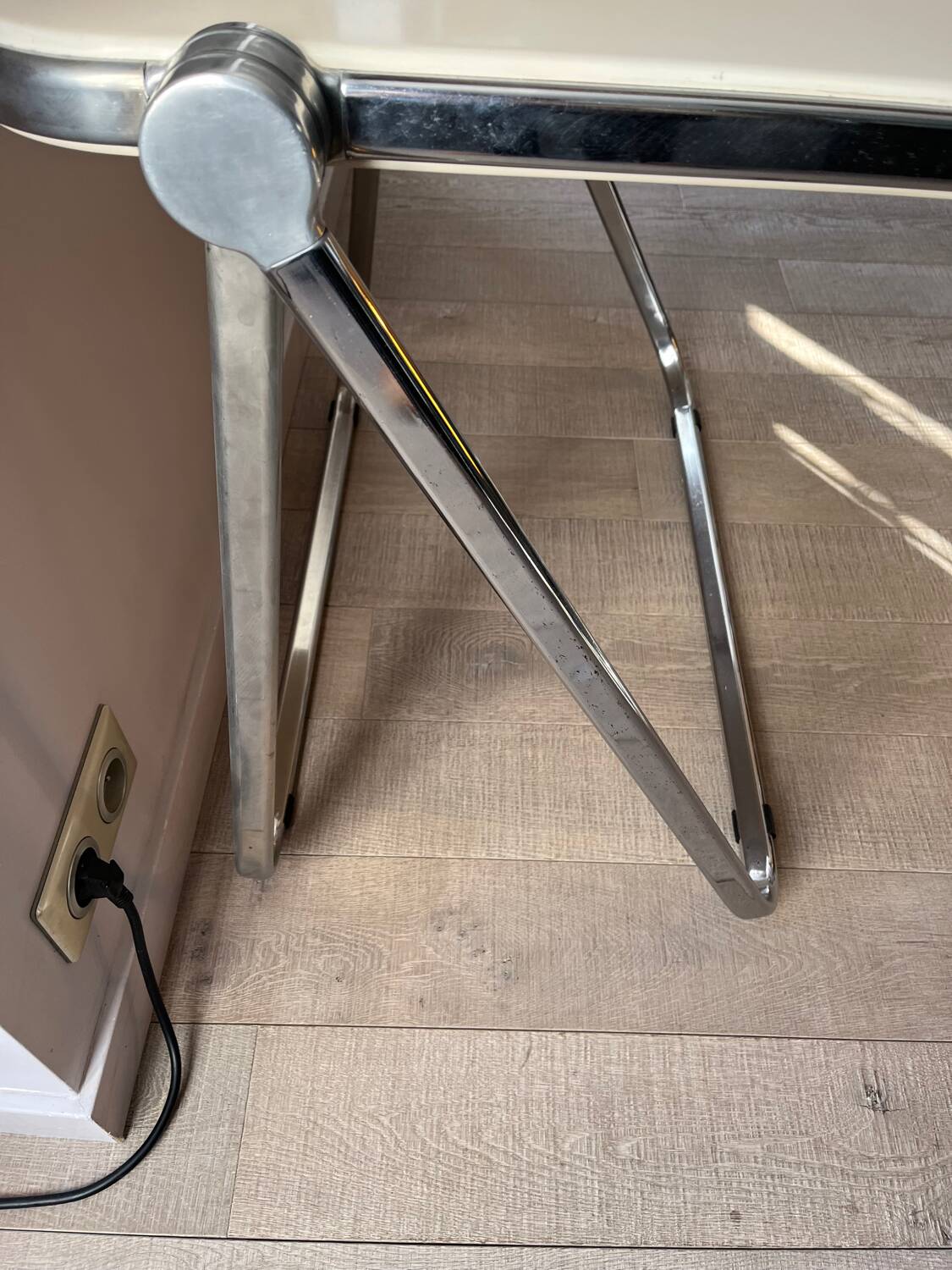 Bureau Platone / Chaise Plia Giancarlo Piretti Anonima Castelli