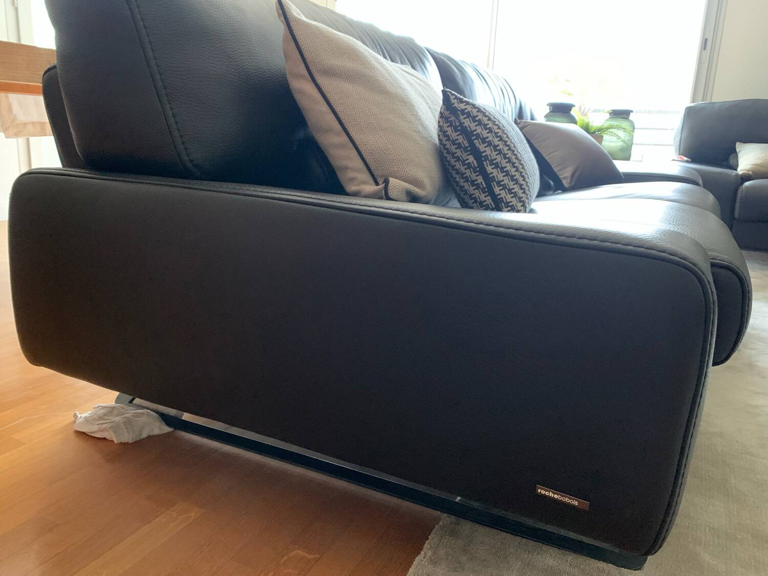 Roche Bobois 3-seater sofa - wide armrests/leather (l. 240 x h. 82)