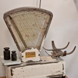 Vintage grocery scale