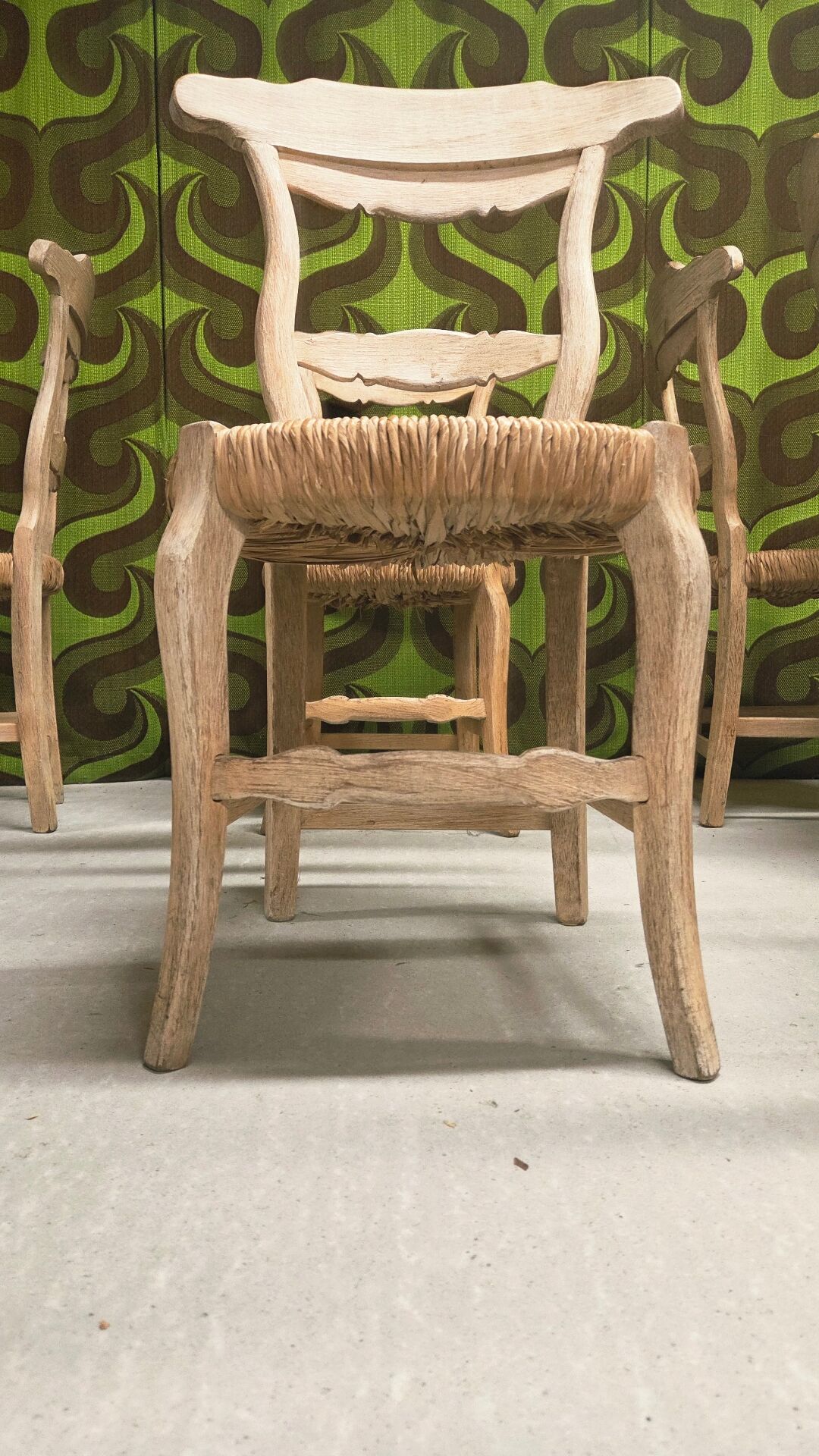 8 rustic oak chairs with patina, straw seating, 1950s.