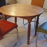 Round table with flaps