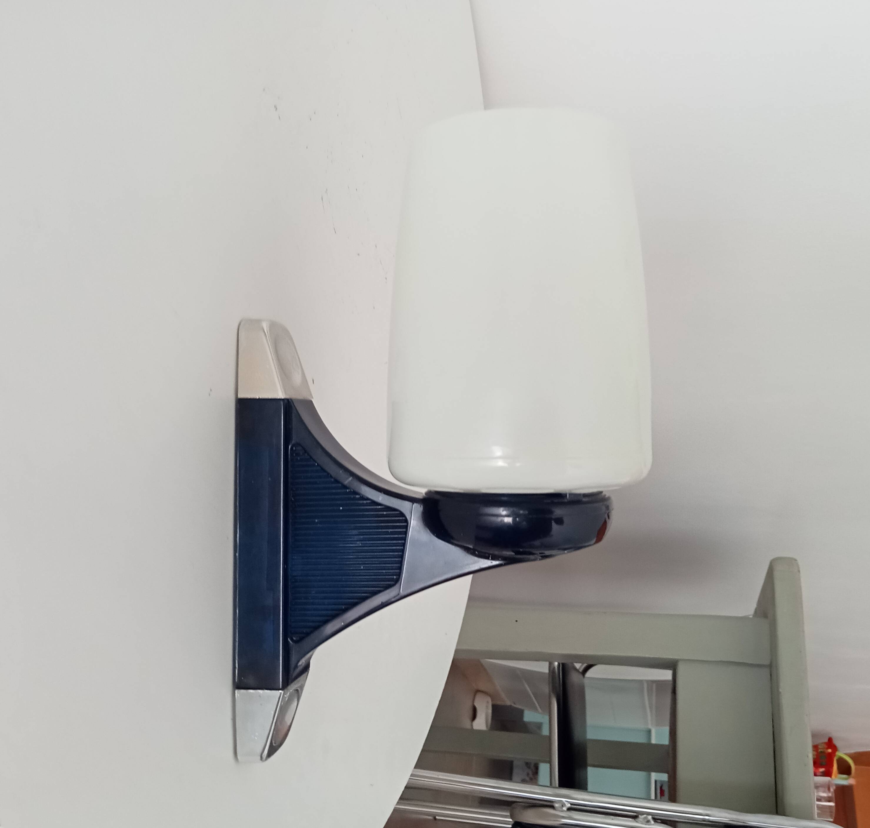Grosfillex Space Age wall light from the 70s