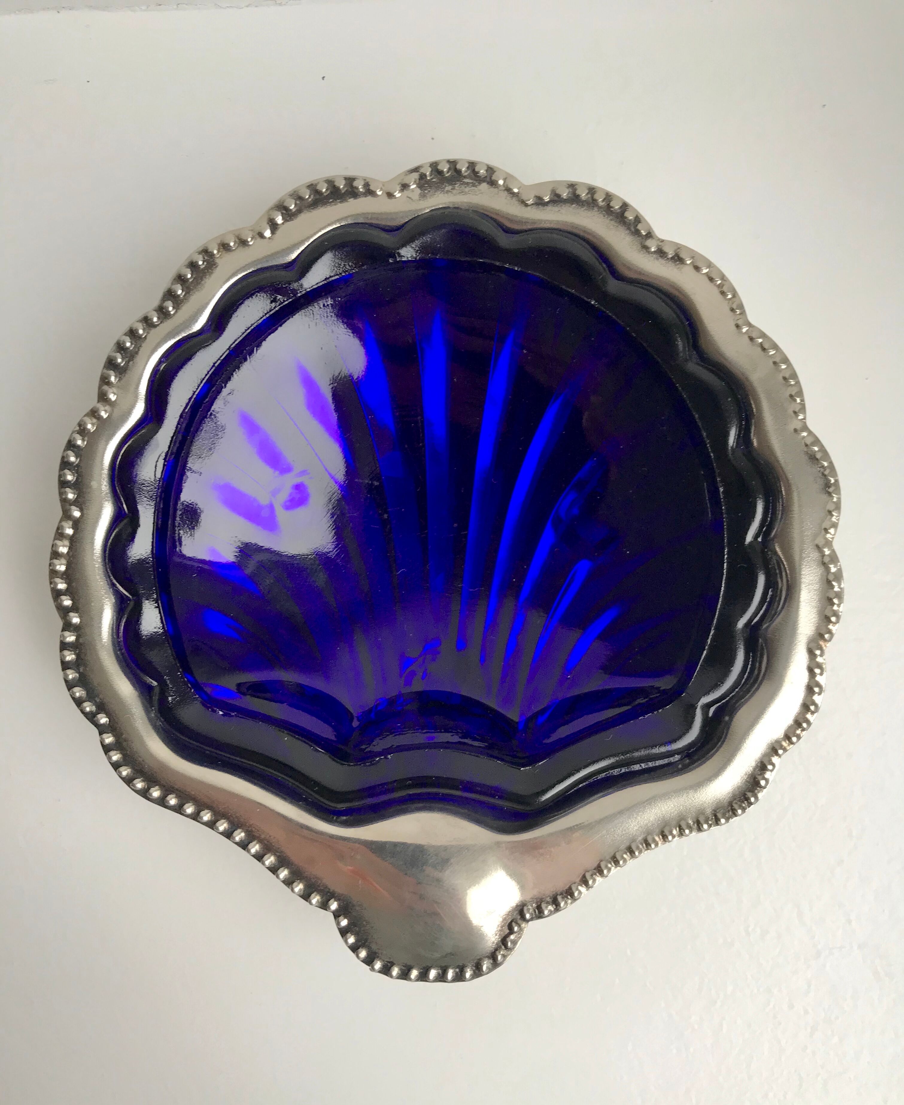 Empty-pocket / butter bowl shell in silver metal and blue glass 60s