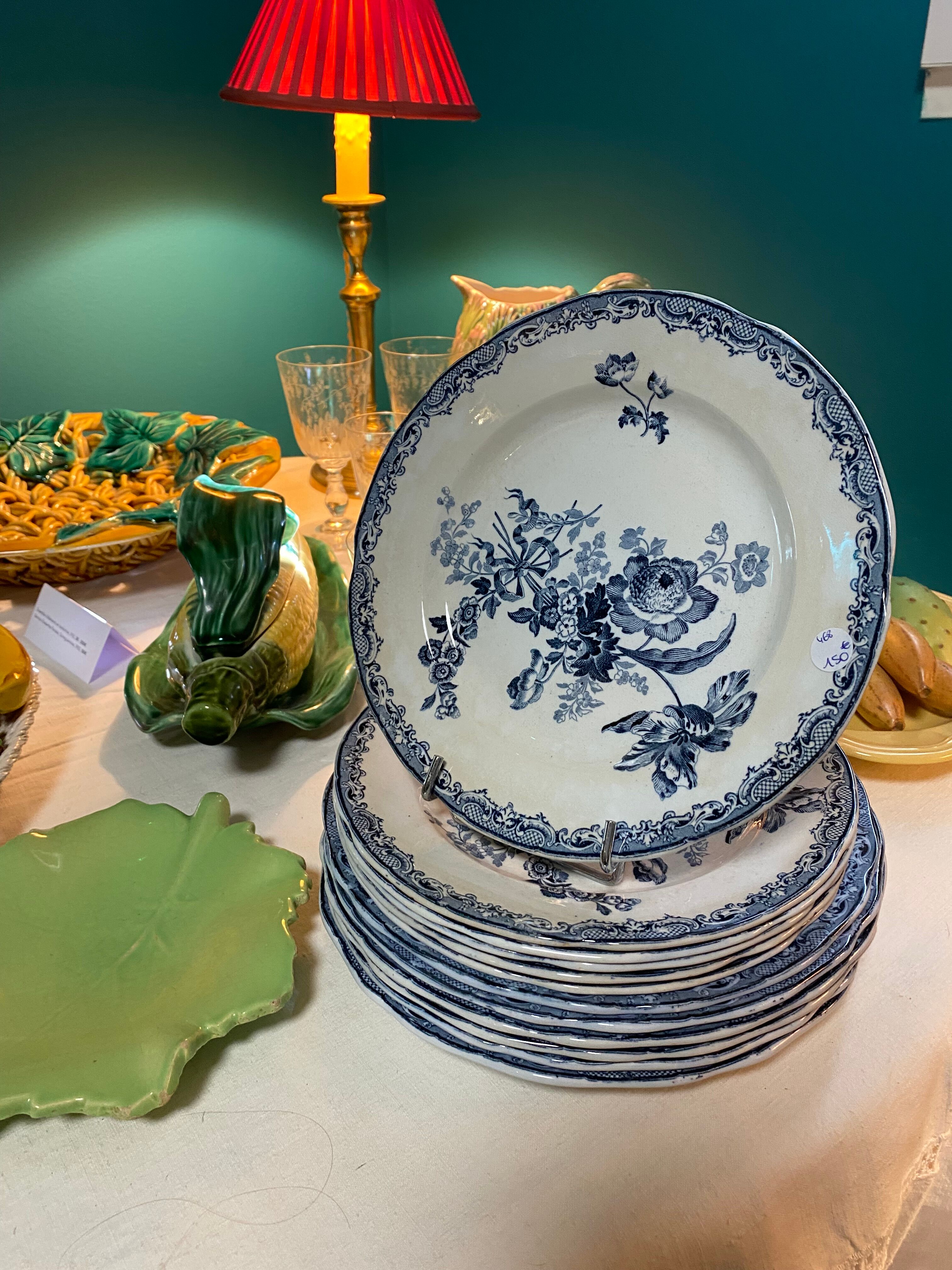 12 plates Sarreguemines floral motif