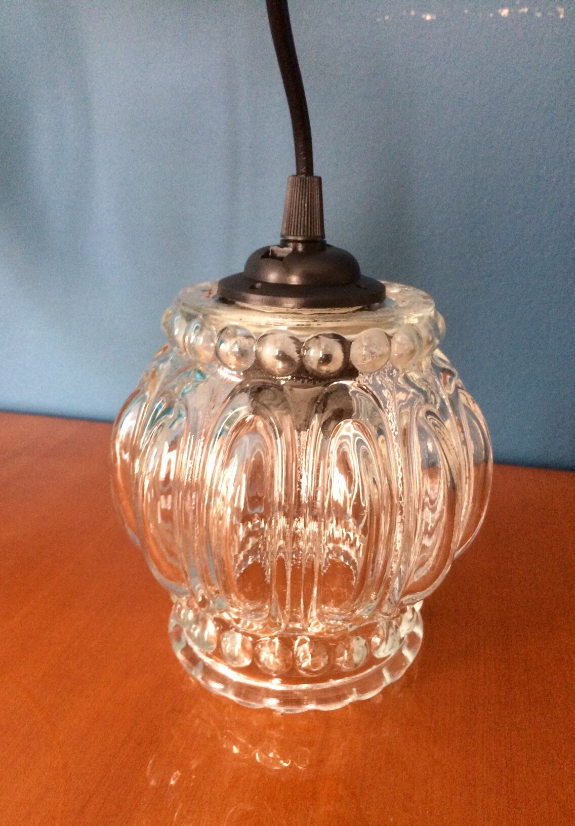 Chiseled glass hanging lamp