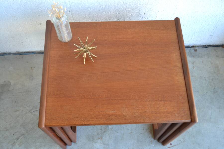 Tables gigognes Gplan par Robert Bennett