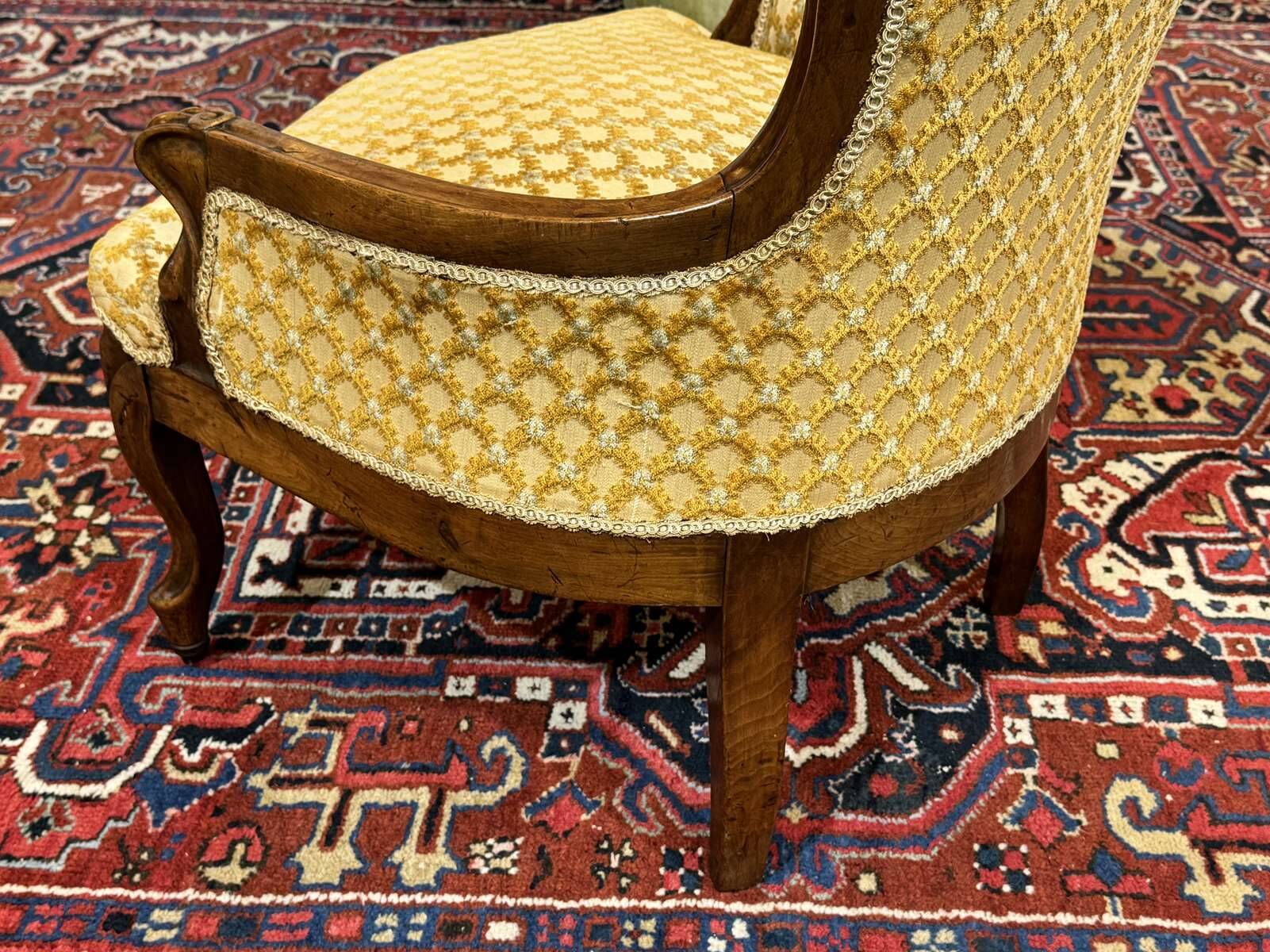 Napoleon III armchair from the 19th century in walnut.