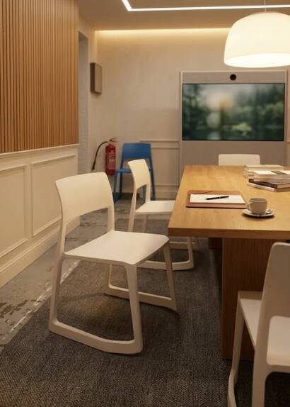 Vitra cafeteria chair - Stackable model, sled base