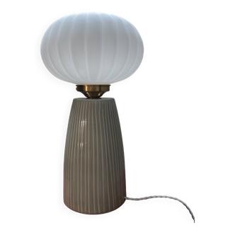 Lampe à poser globe plissé
