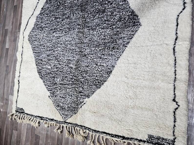 Handmade Berber rug 250cmx150cm