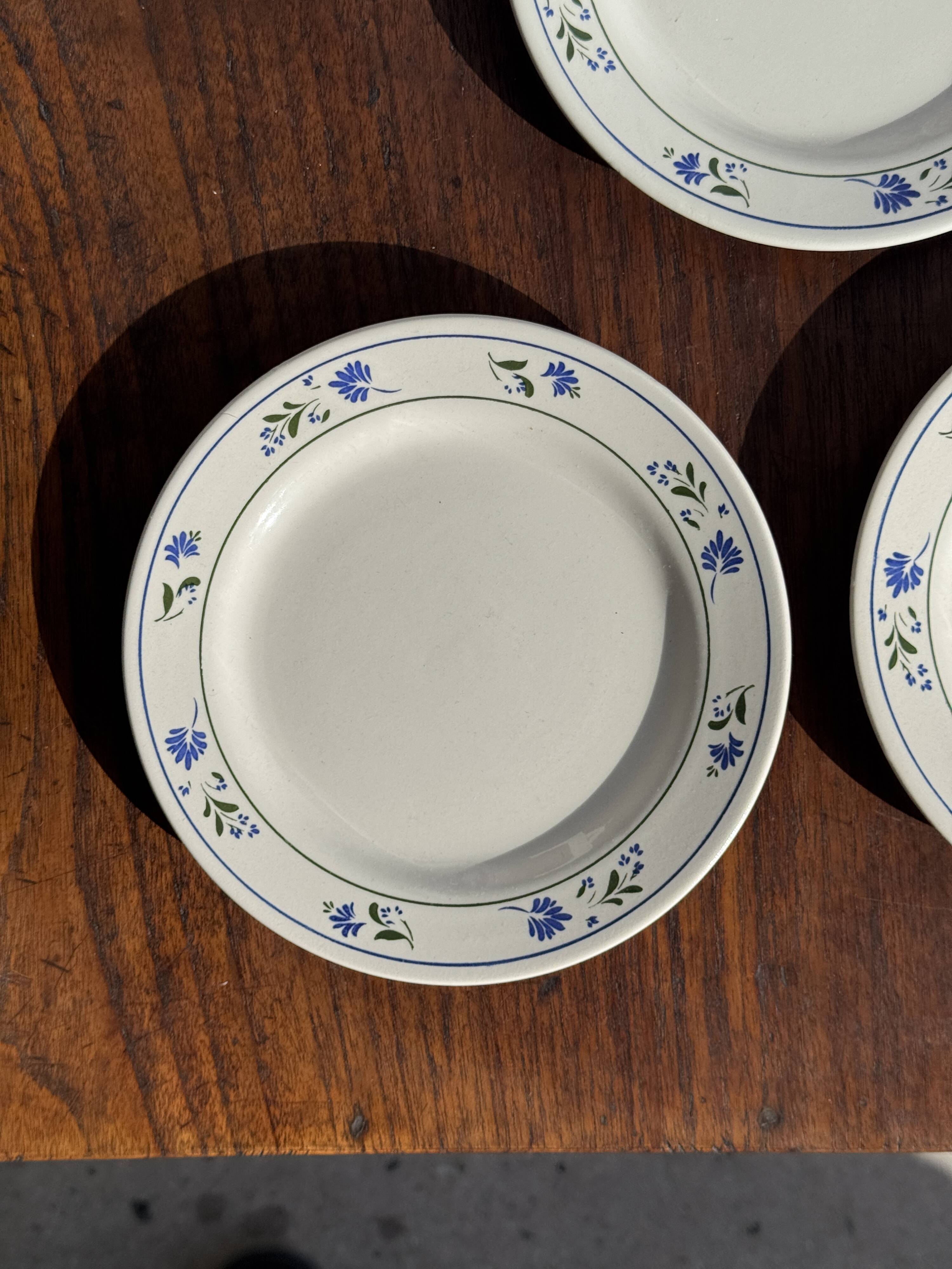 Lot de 3 petites assiettes à dessert frise de fleurs bleues pas de marque