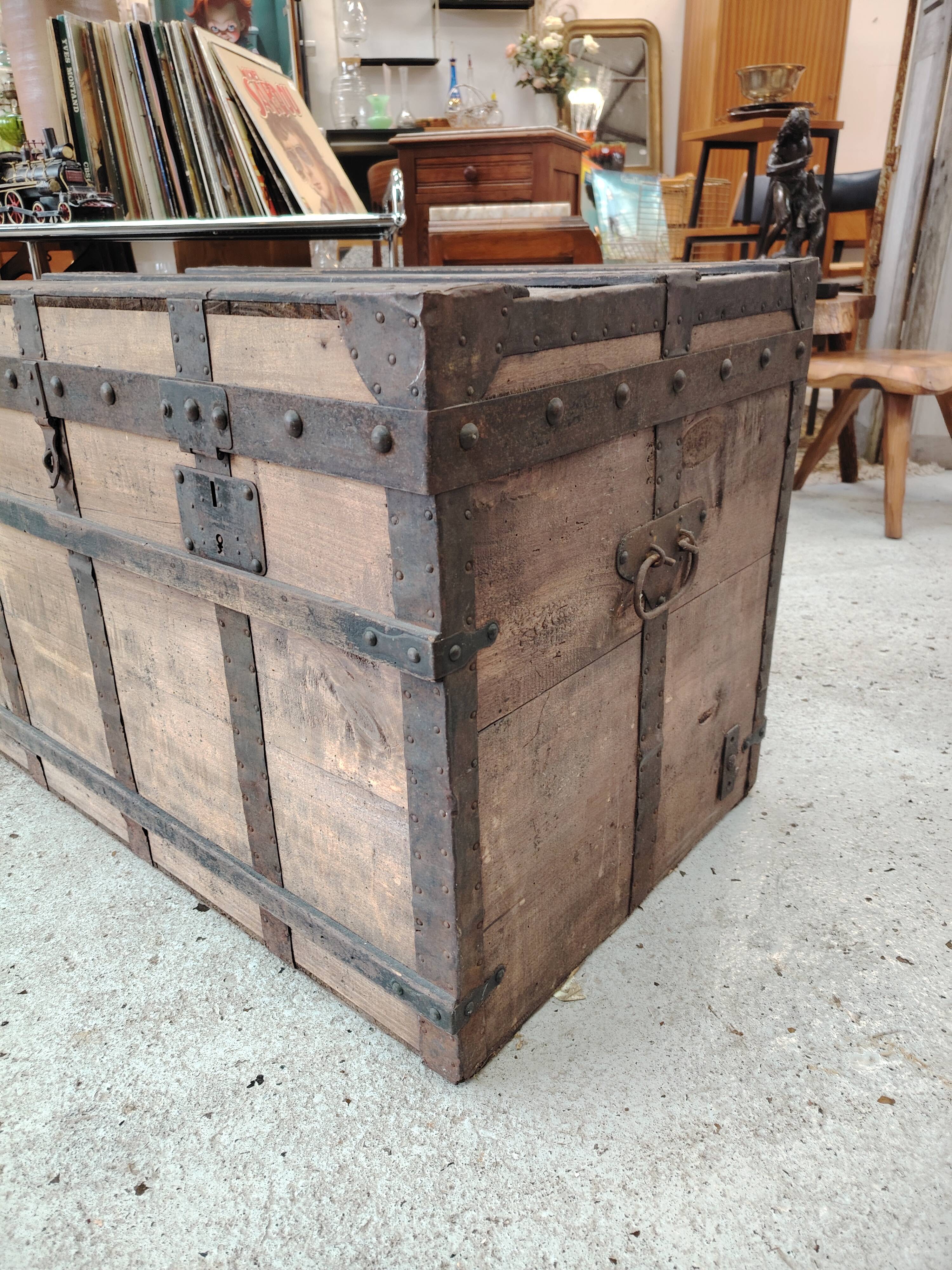 Large Vintage Travel Trunk - Locksmith Léopold Habert – 1920