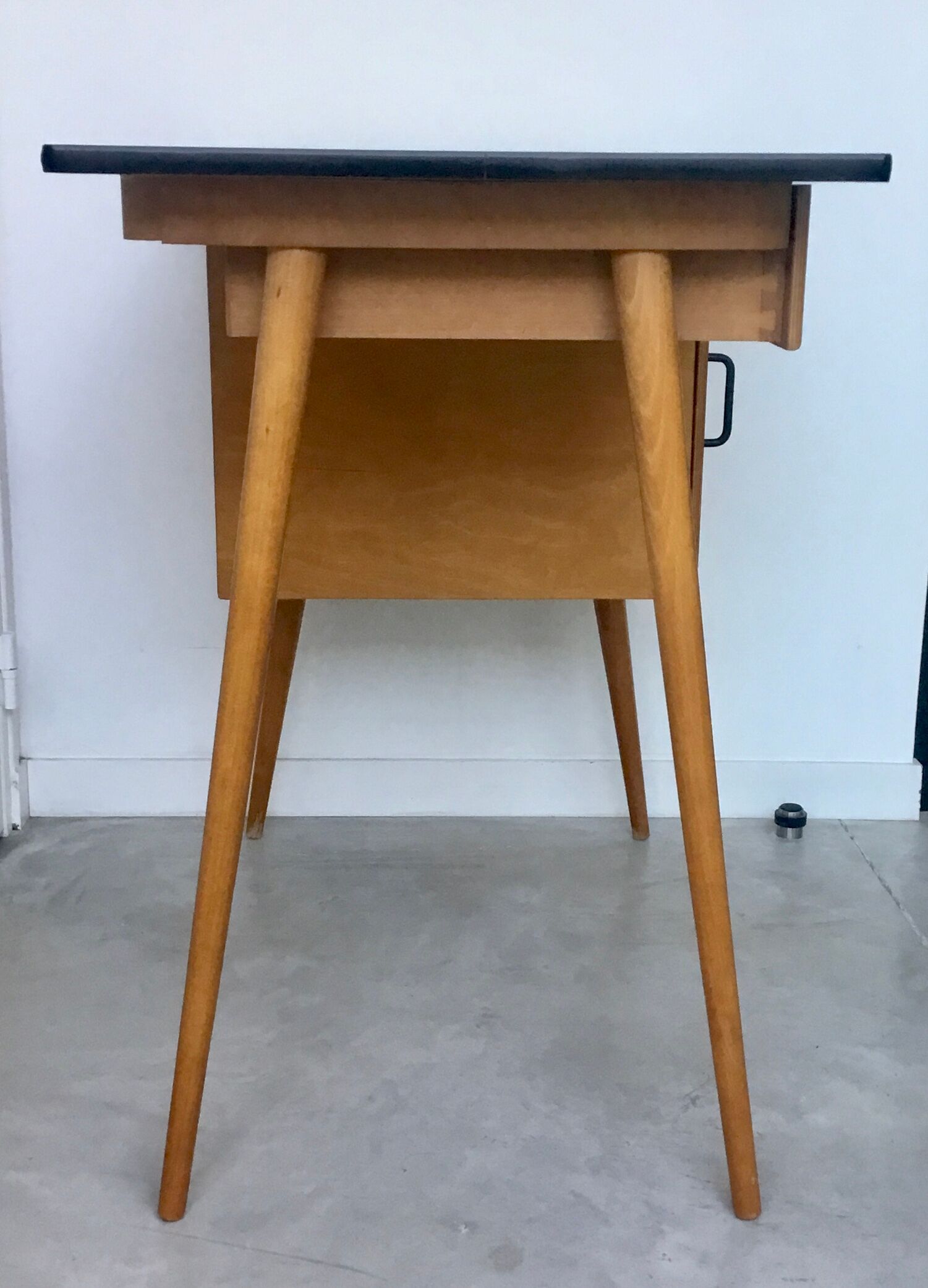 Bureau baumann vintage pieds fuselés - 1960