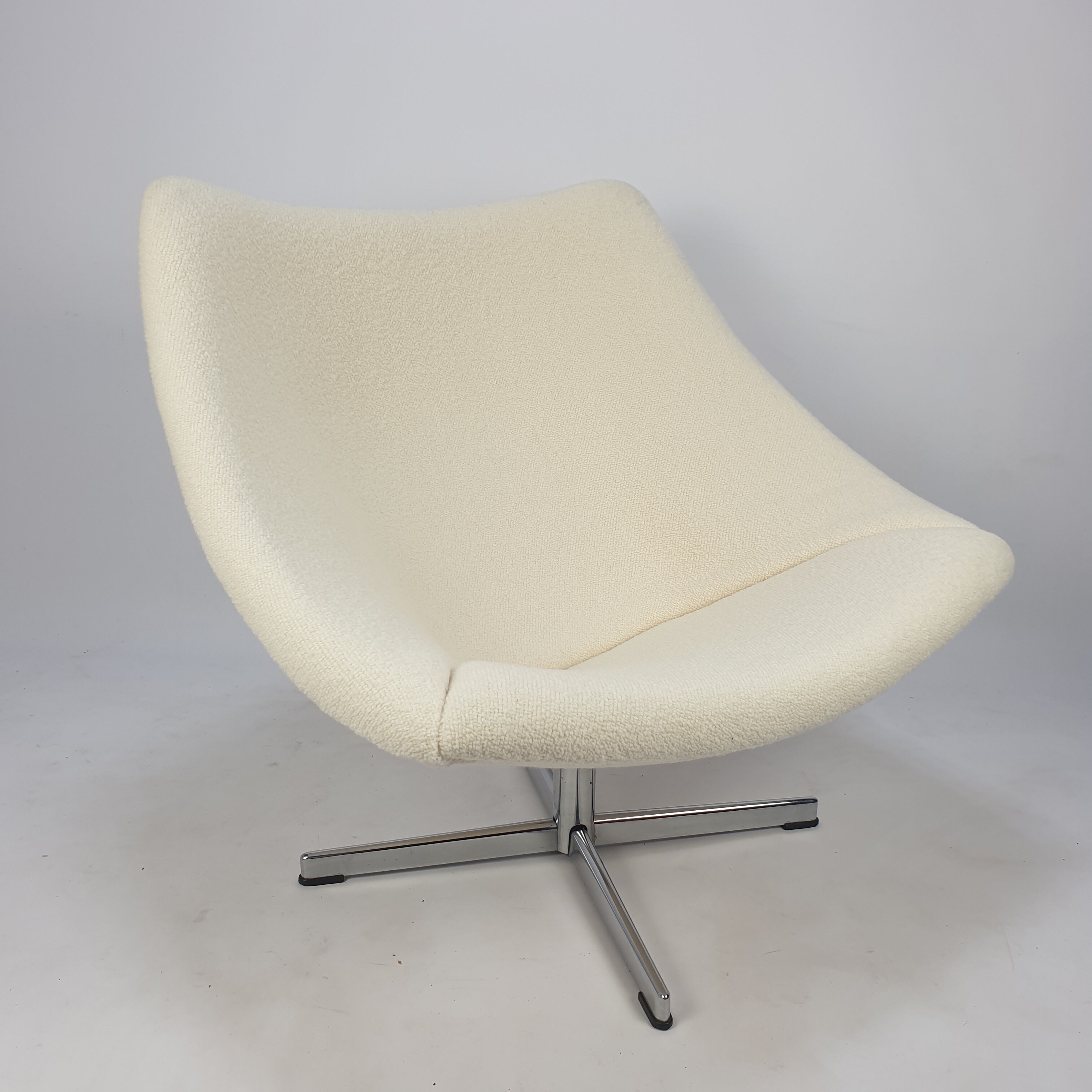 Oyster armchair by Pierre Paulin for Artifort 1965
