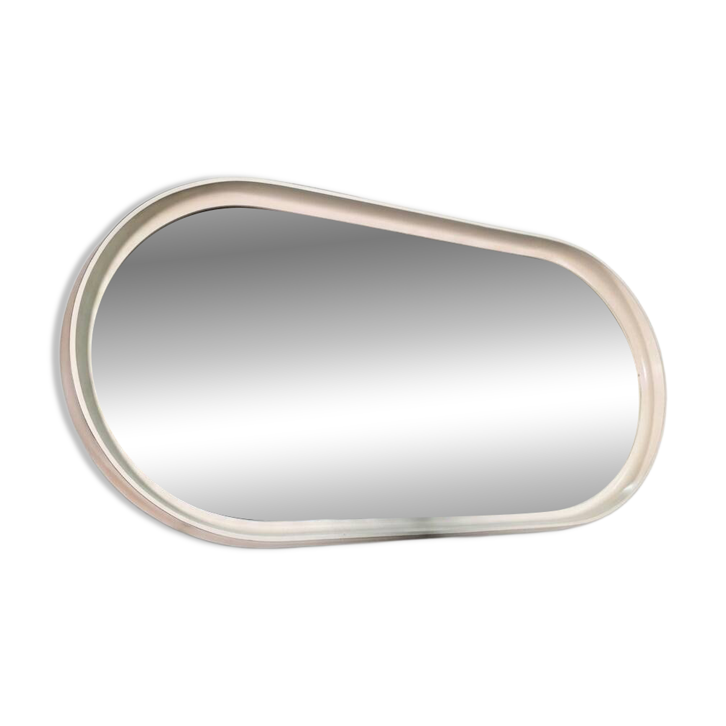 Oval mirror in white lacquer from the 1970s.
