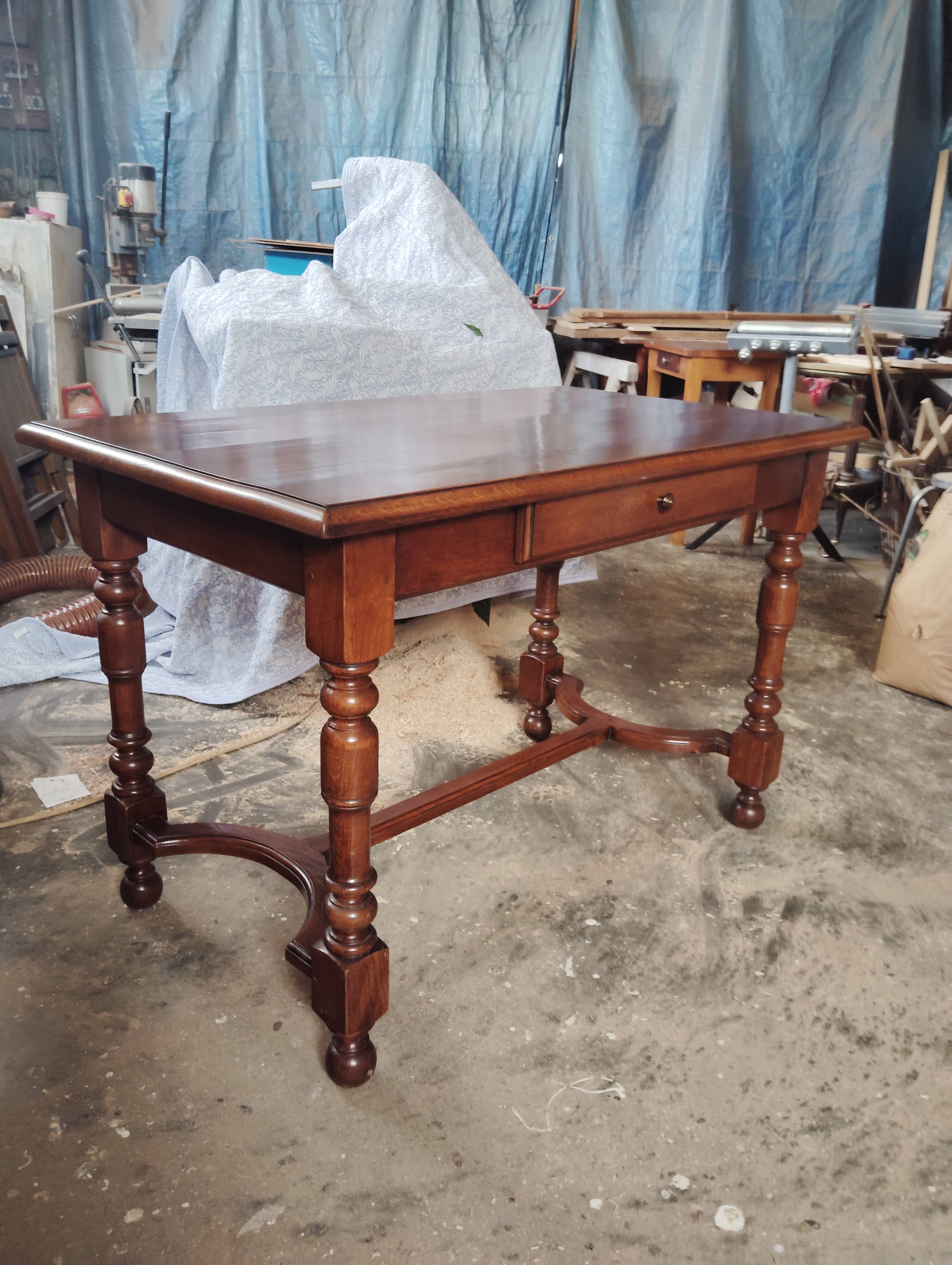 Table with turned legs