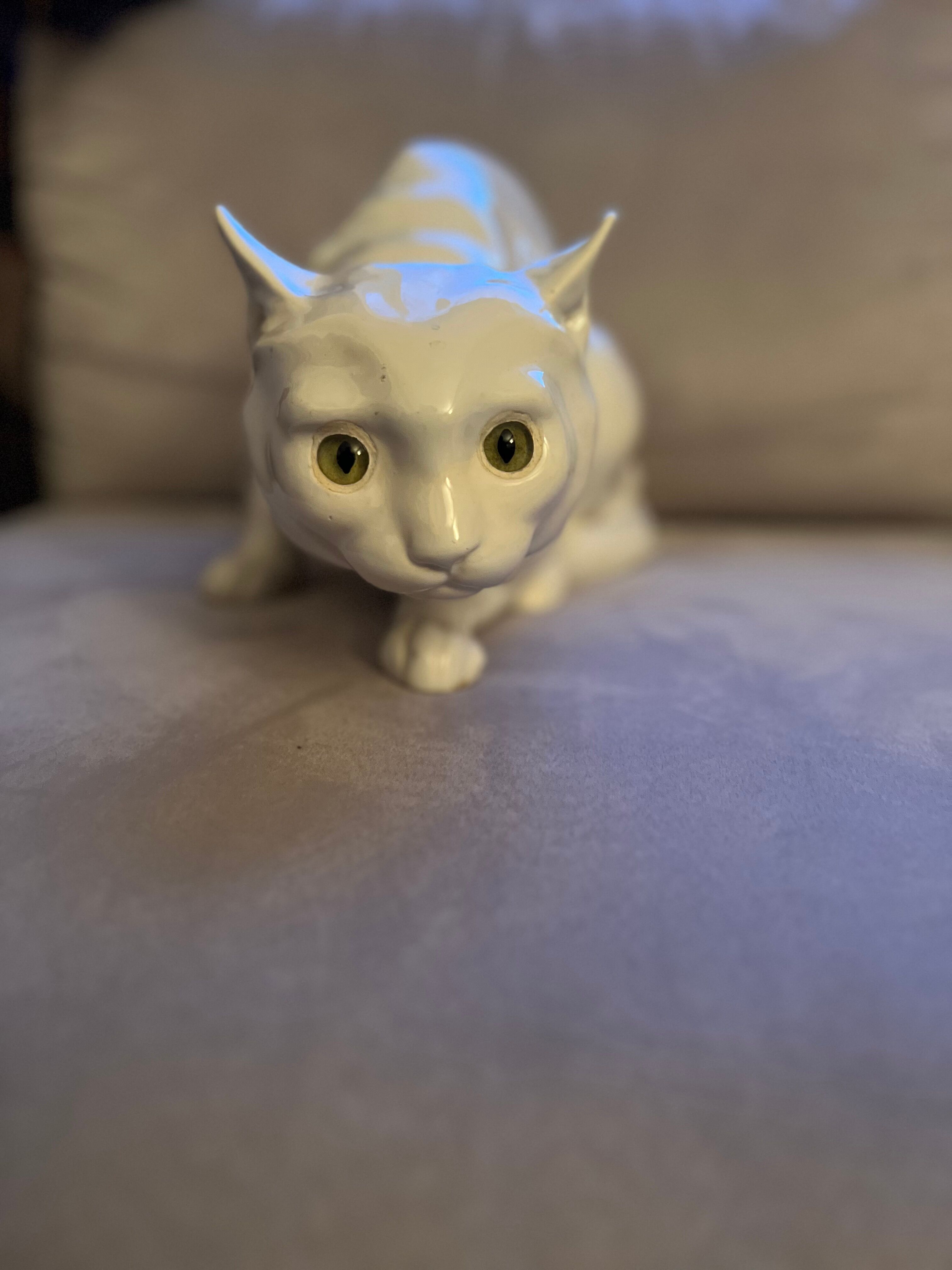 Chat porcelain Wiener Kunstkeramische Werkstätte 1900s