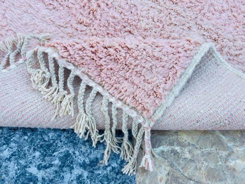 Pure wool handwoven traditional rug size 145/255 cm