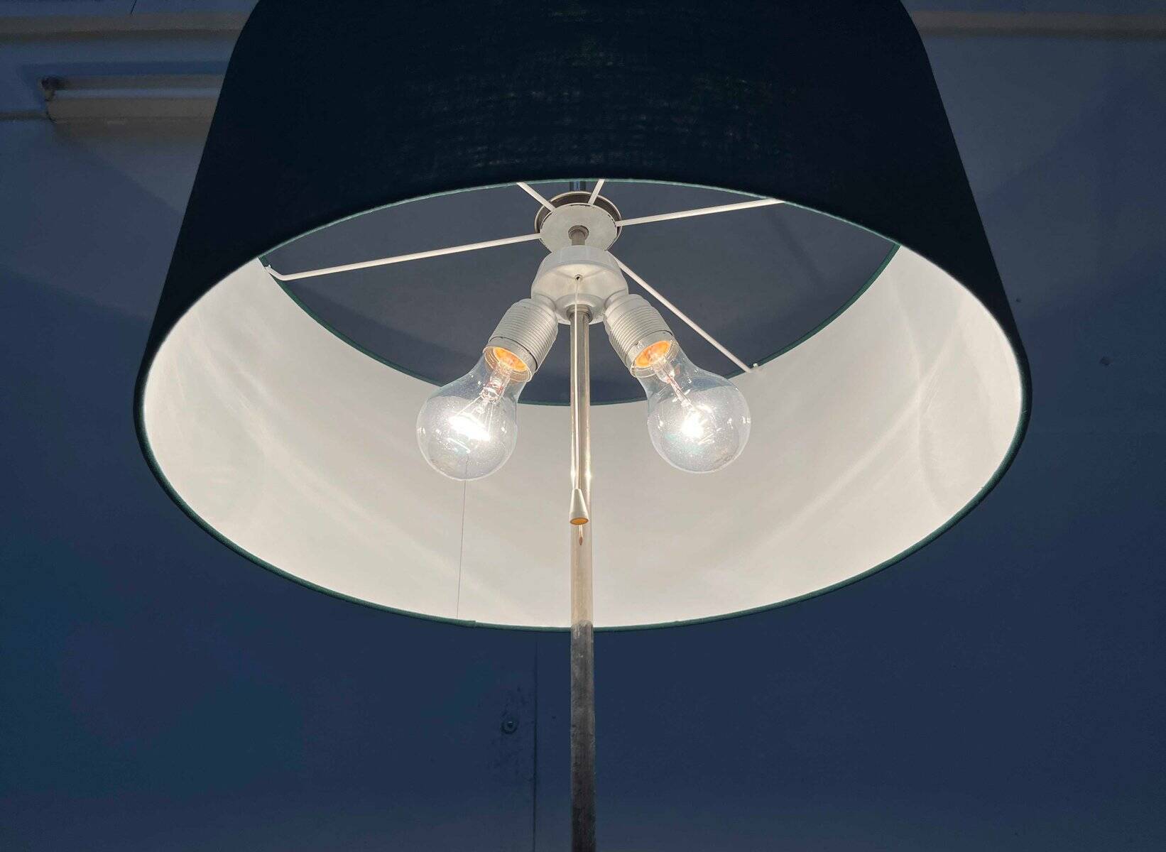 Mid-century minimalist floor lamp by Kaiser Leuchten, 1960s.