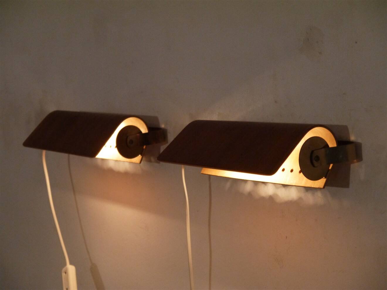 Pair of Scandinavian wall lights in teak from the 1960s.