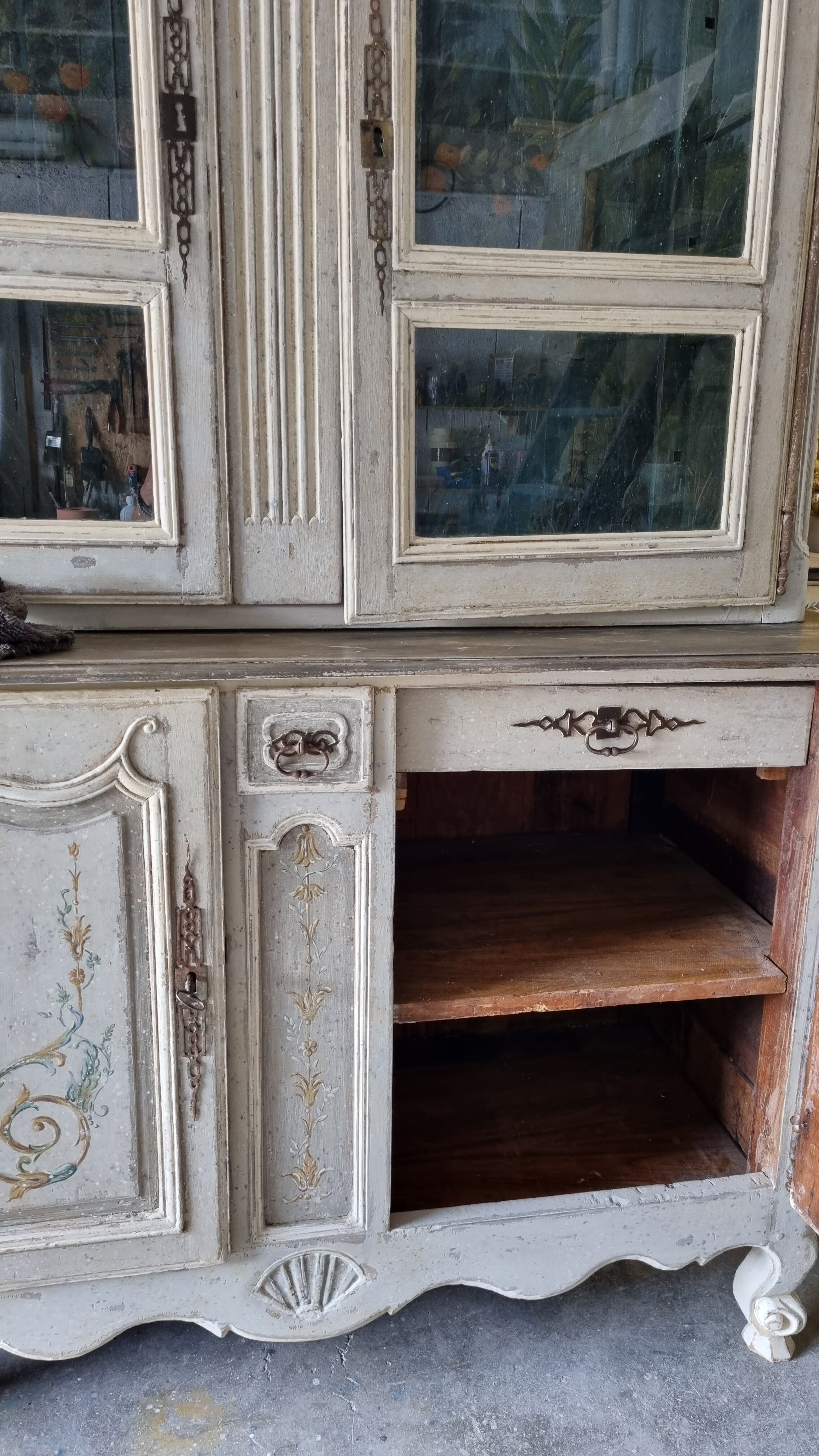 Buffet two bodies 18th