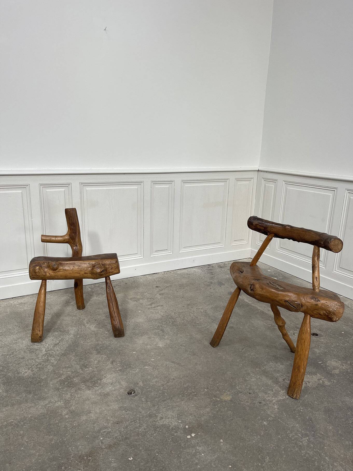 Paire de chaises en bois art populaire