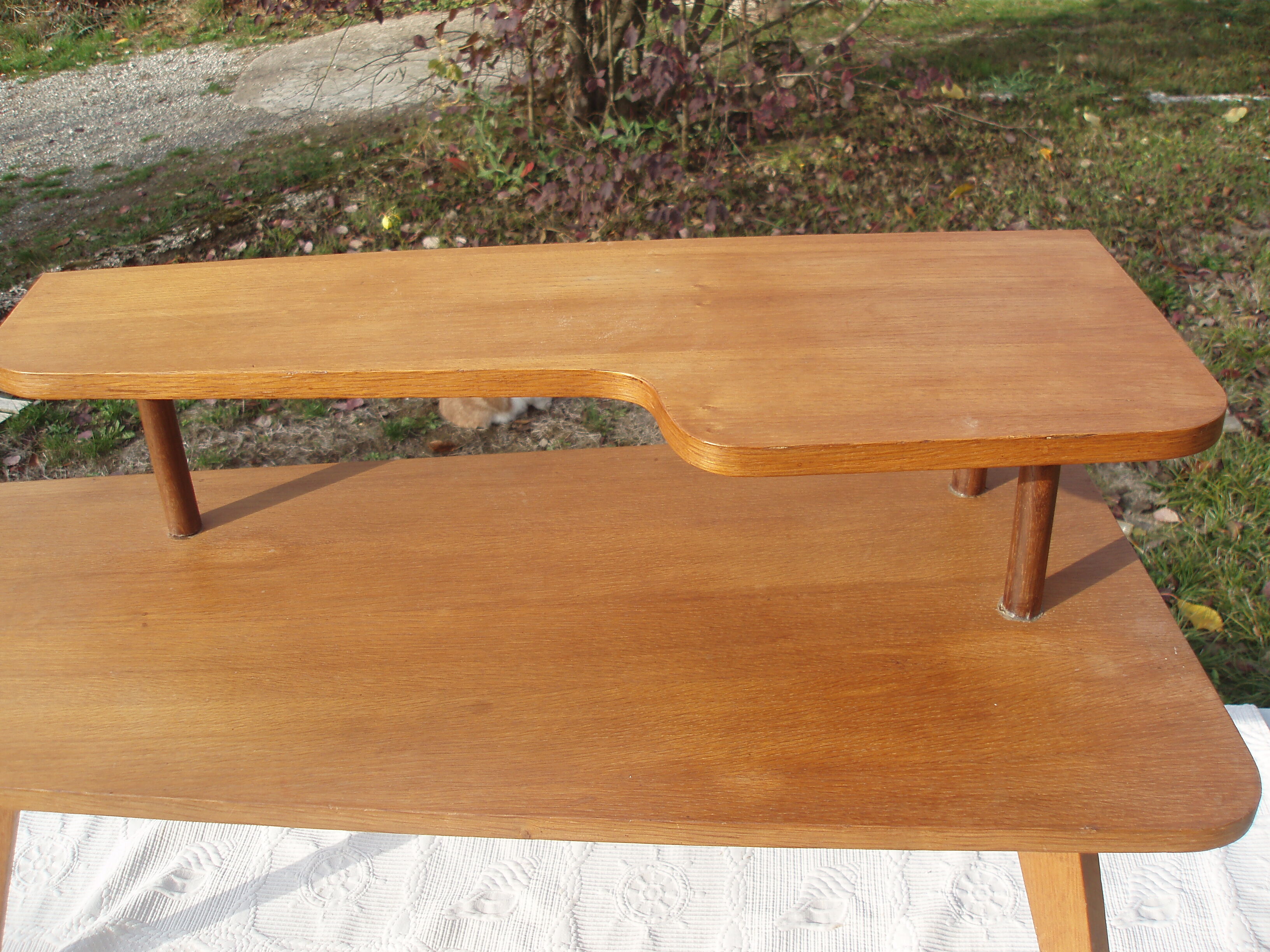 Small tripod shelf Vintage double tray