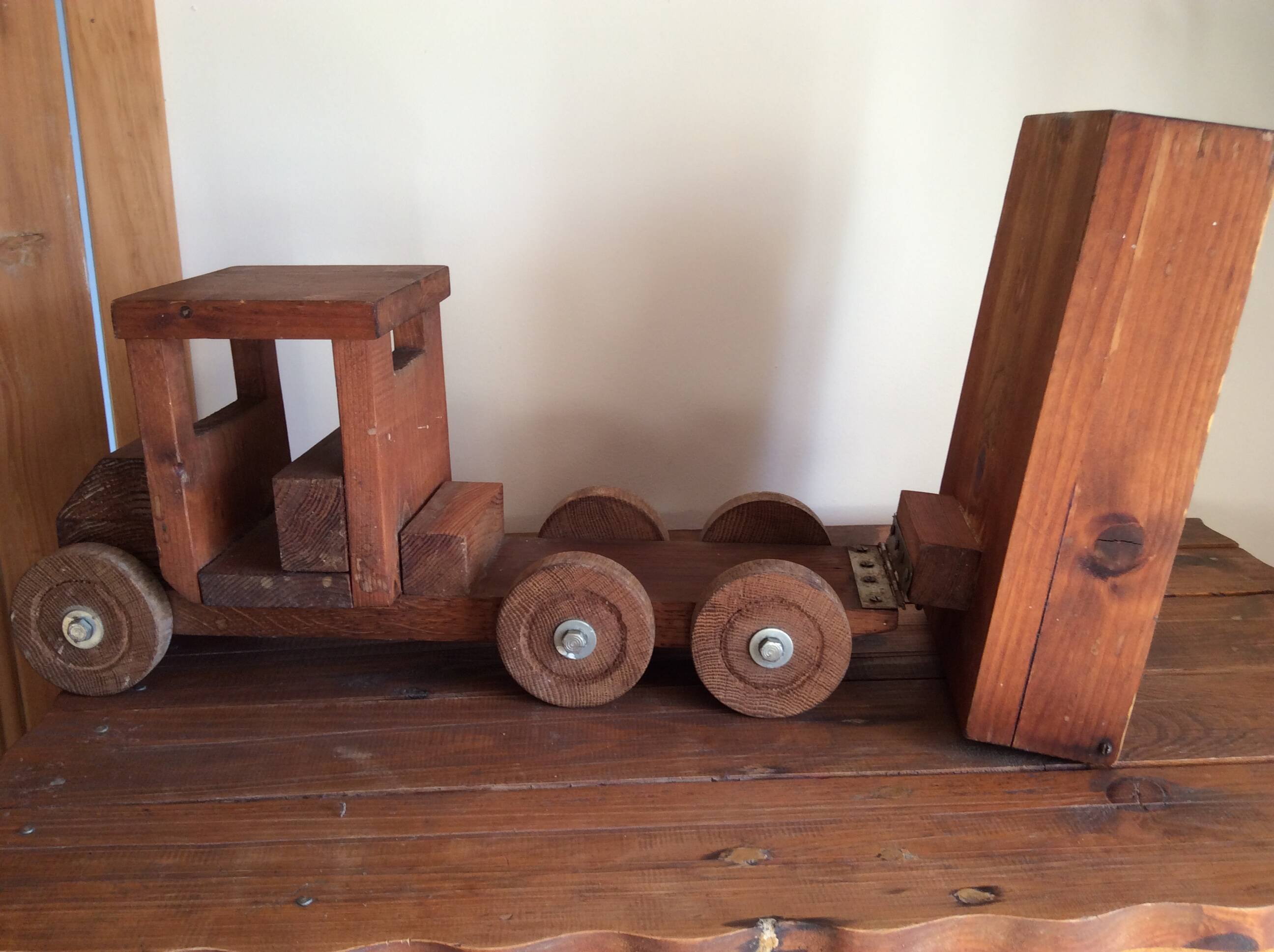 Camion en bois jouet enfant