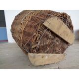 In glass and wicker demijohn
