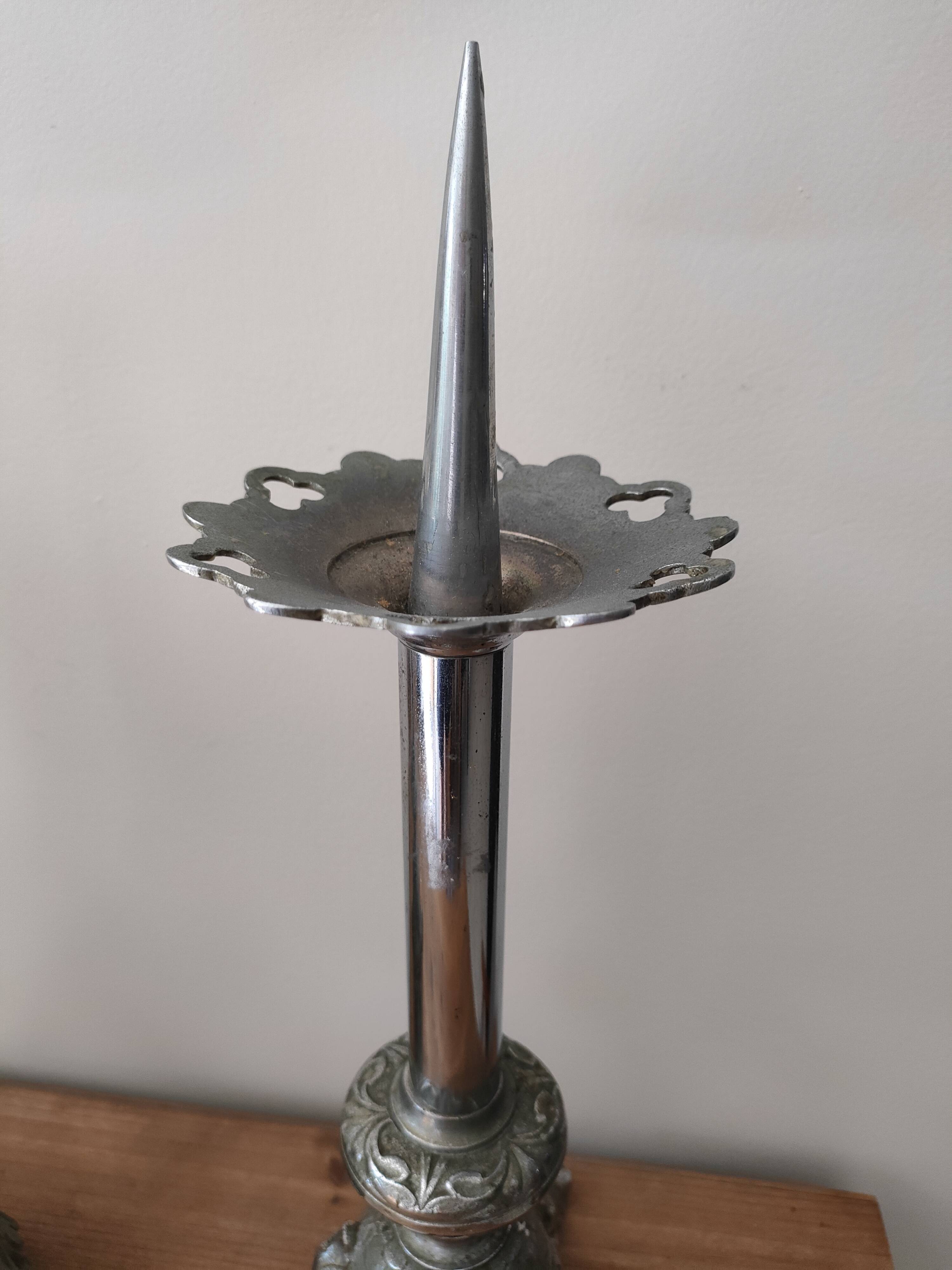 Pair of silver-plated candlesticks from the 19th century.