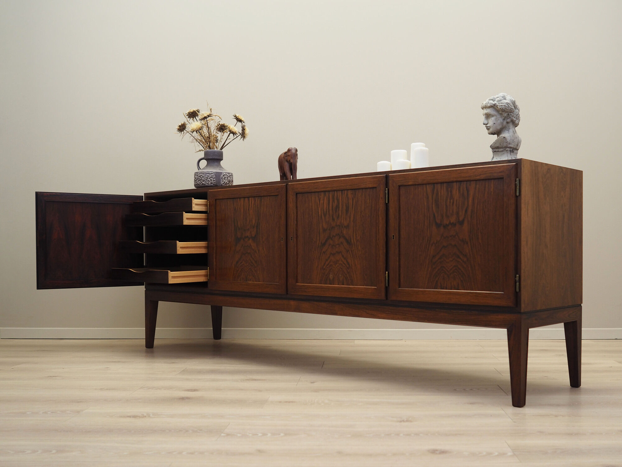 Enfilade en palissandre, design danois, années 1960, designer: Severin Hansen, production: Haslev Møbelsnedkeri