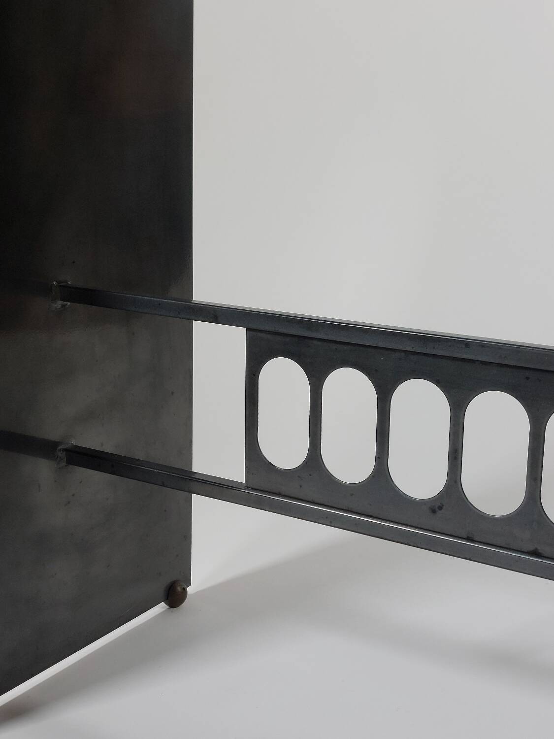 Table console en acier laqué vintage postmoderne par Bucciarelli Milano