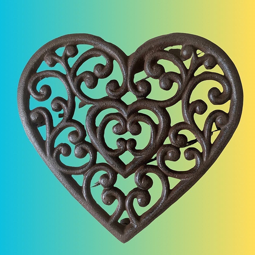 Cast iron heart trivet