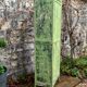 Armoire bonnetière parisienne ancienne patine kaki