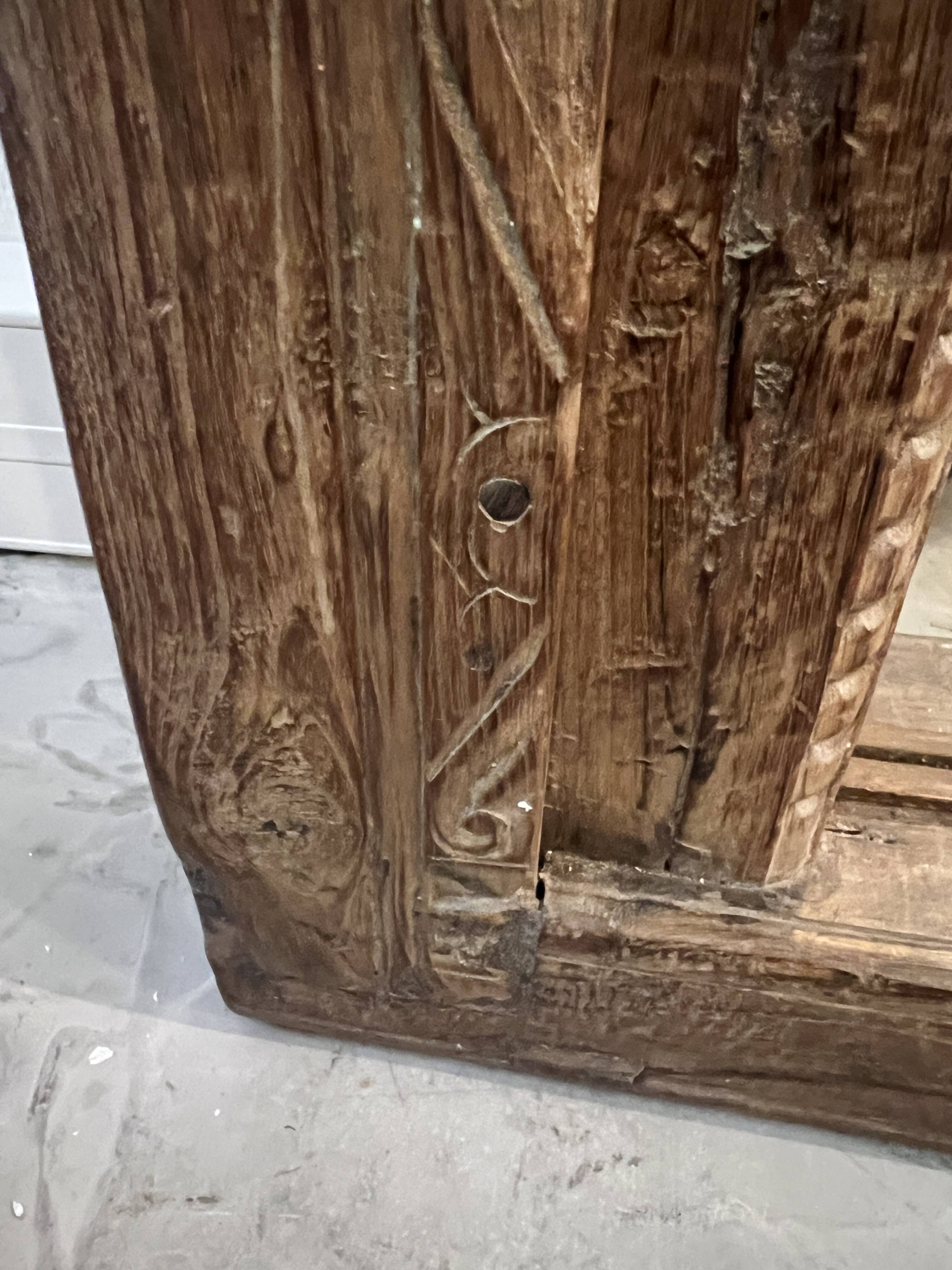 Large carved mirror 184X114 cm