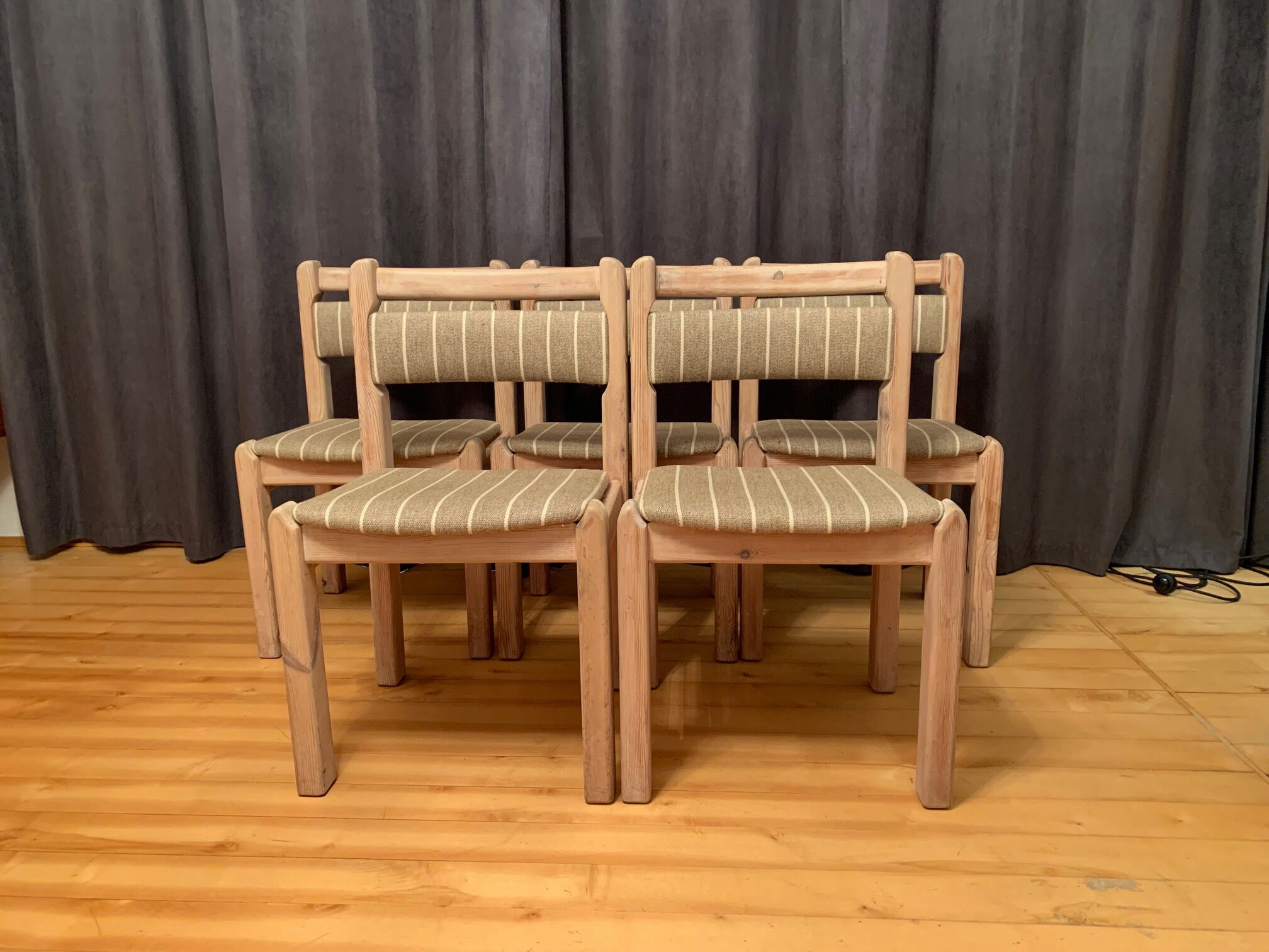 Set of five Thorsø Stolefabrik chairs, Denmark, 1970s.