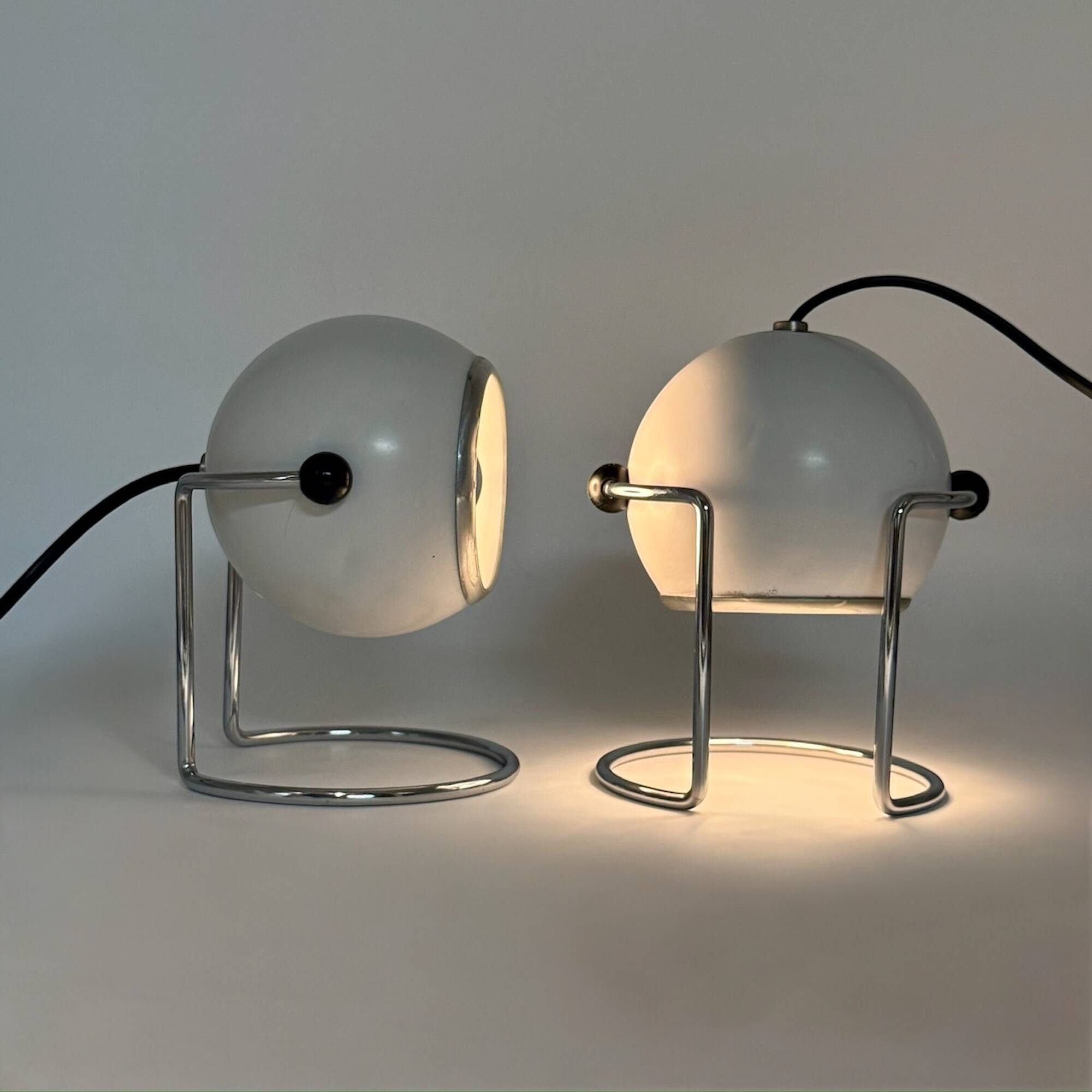 Pair of Rare Targetti Eyeball Lamps in White and Chrome, Italy, 1970s