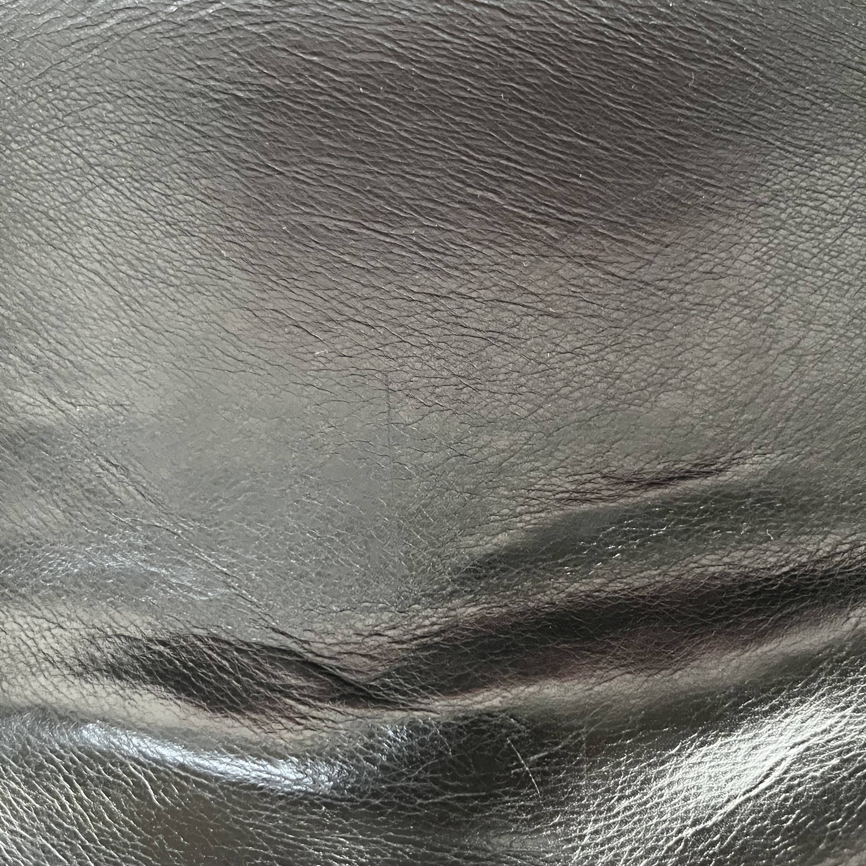 Grand Repos armchair by Jean Prouvé for Tecta