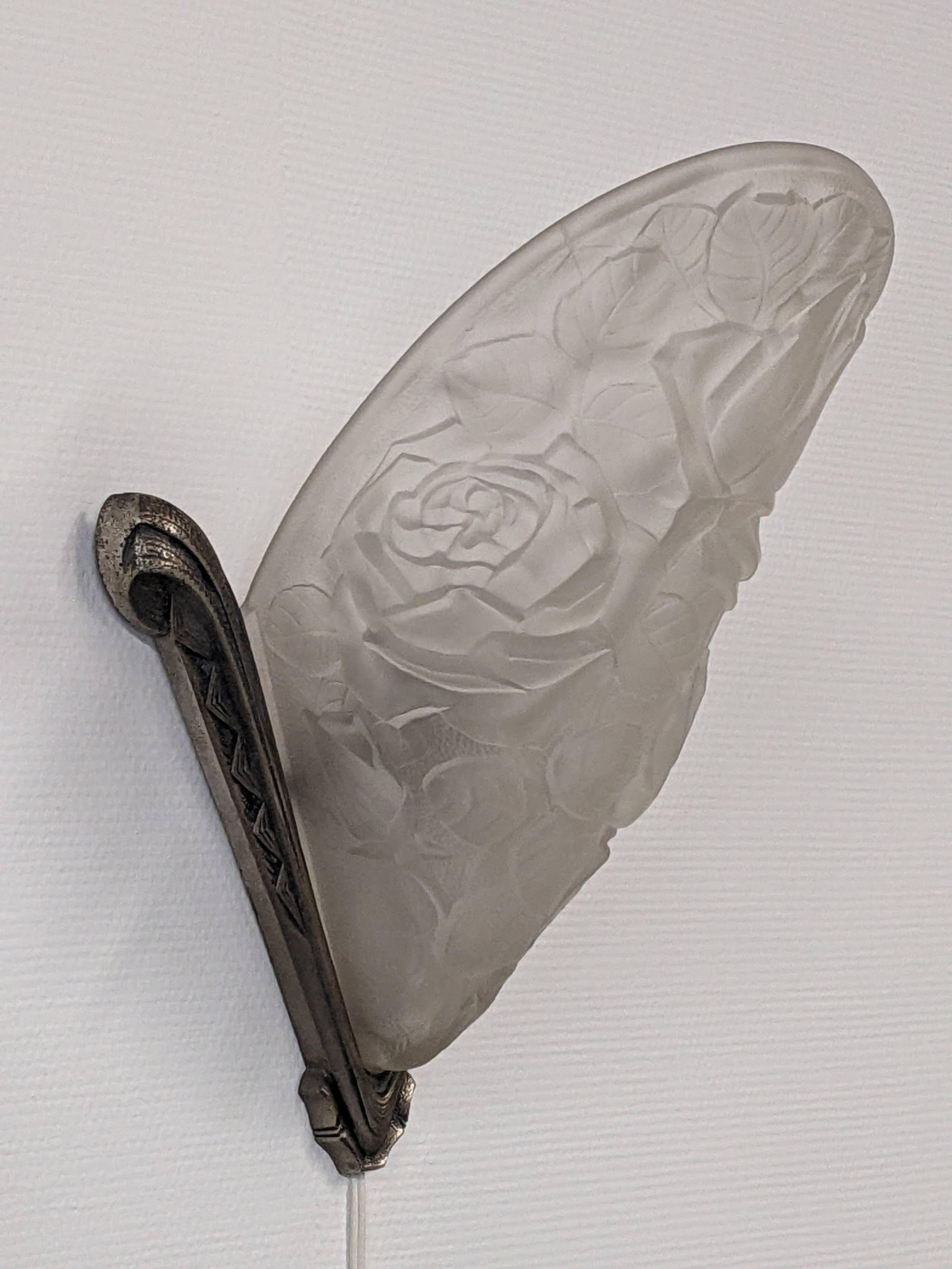 Art Deco wall lamp in frosted glass and nickel-plated bronze circa 1920