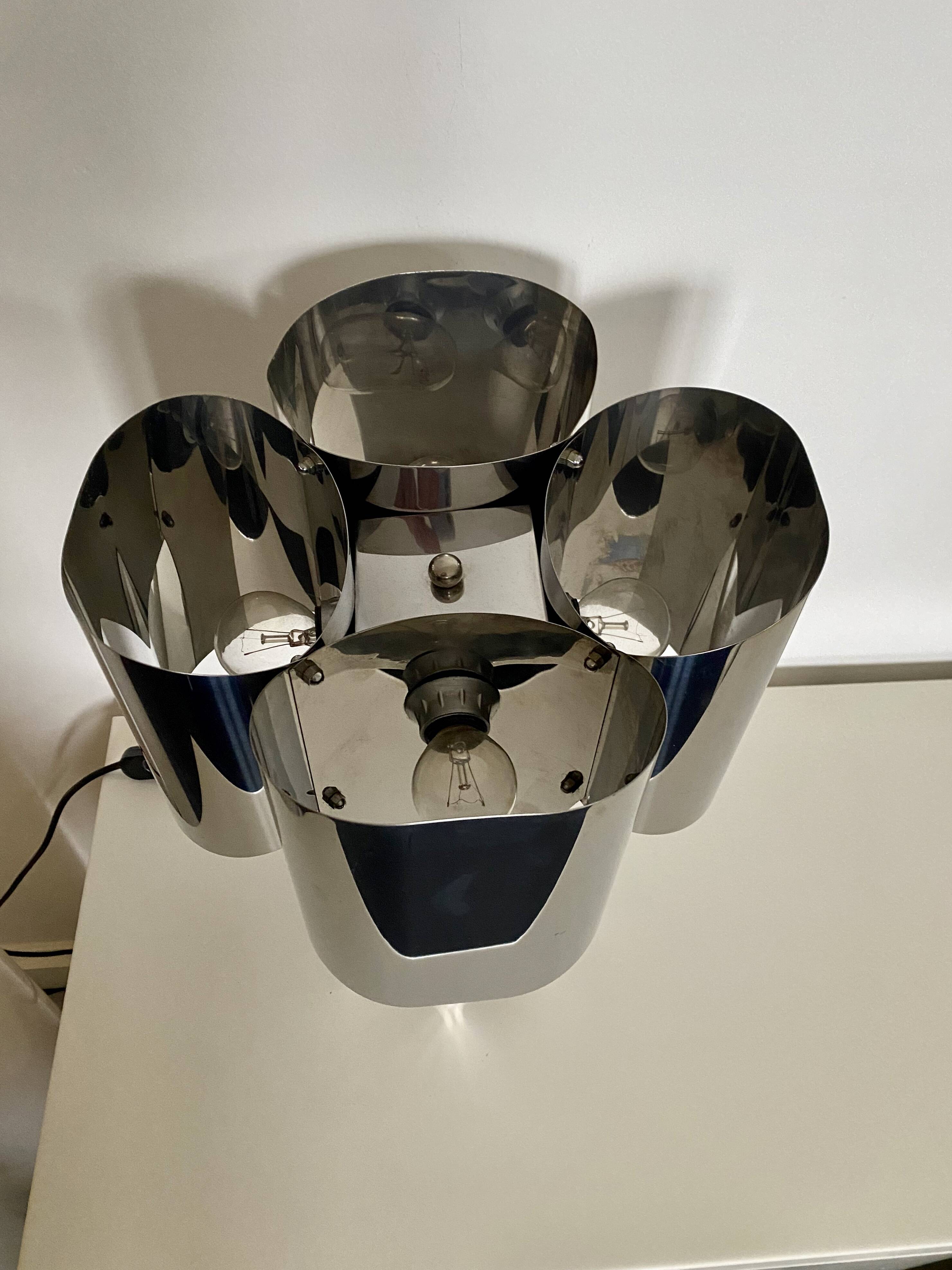 lampe quadrilobe en métal chromé,