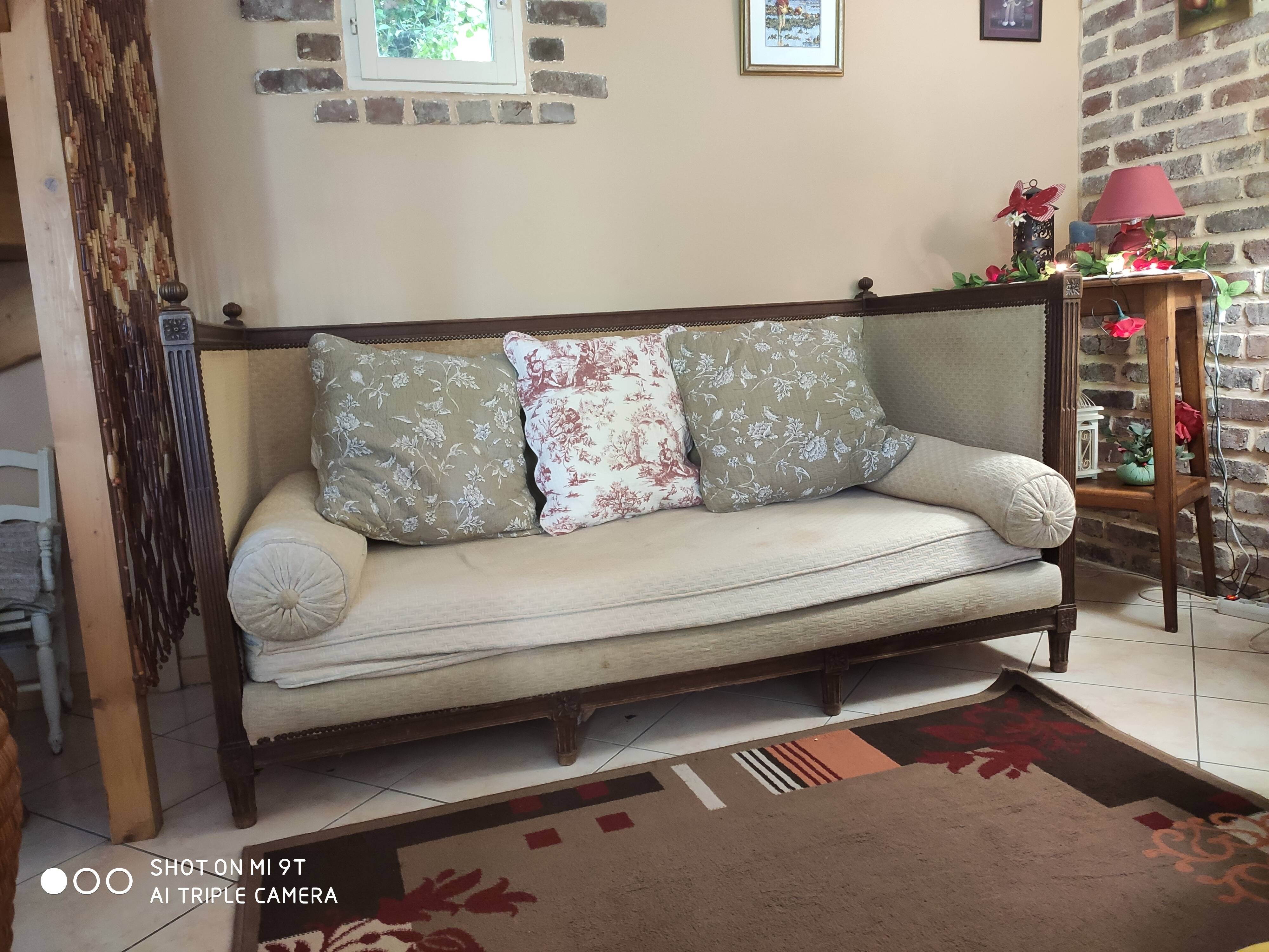 Antique Louis XVI style sofa, daybed with 8 legs and wooden frame, L182, W85, H95